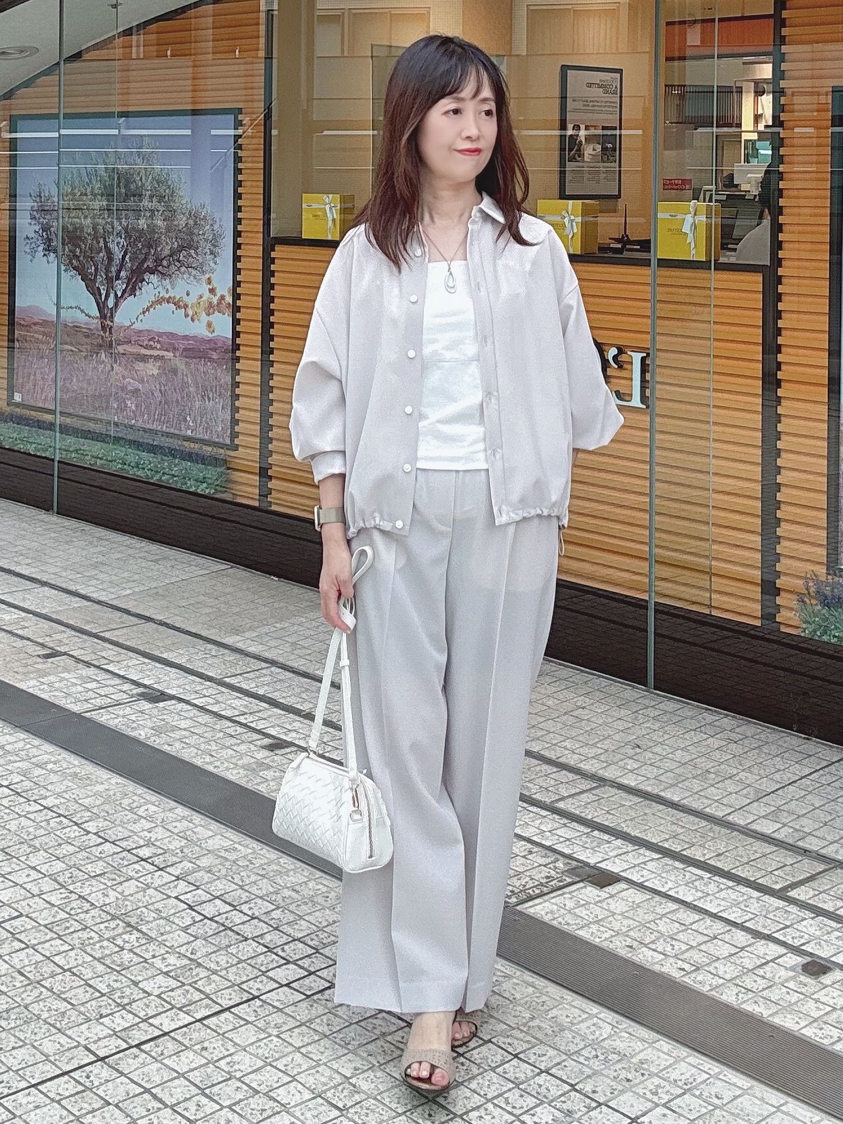 makiさんの「UNTITLED｜【セットアップ可/UVカット/接触冷感】エアリークールドロストシャツ」を使ったコーディネート