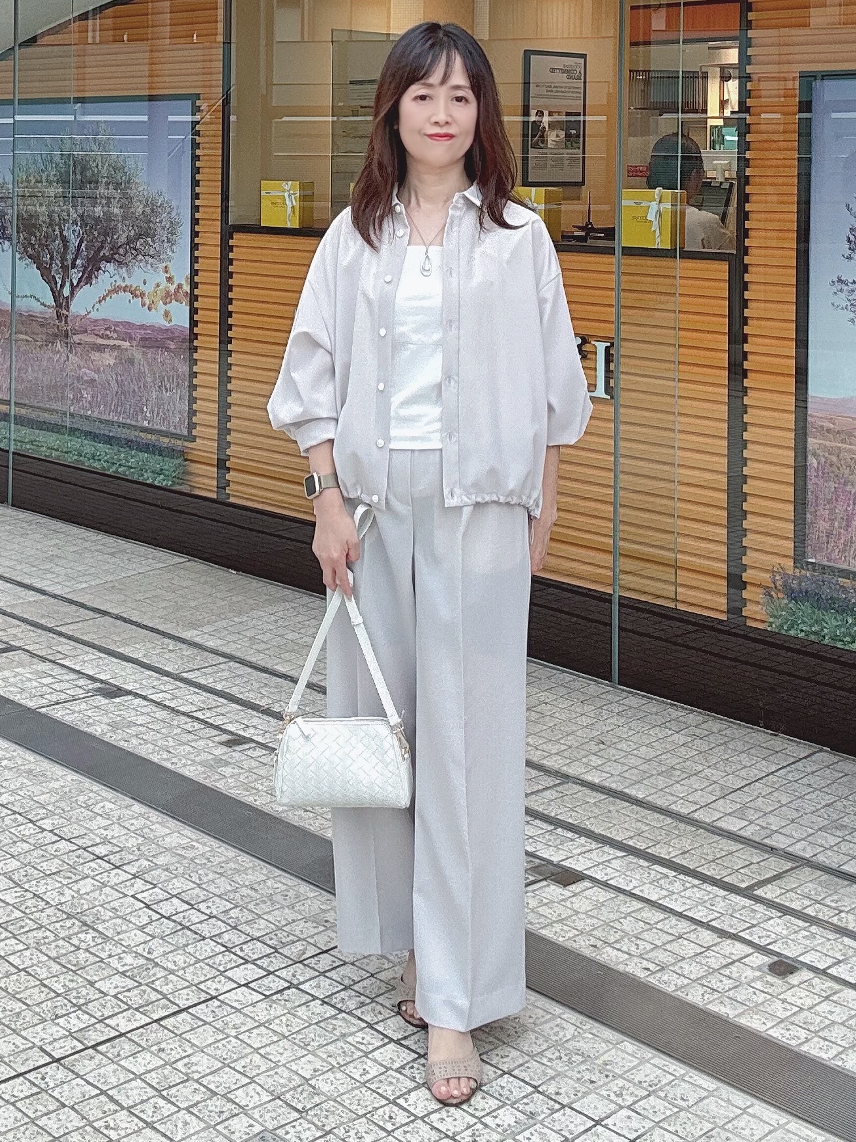 makiさんの「UNTITLED｜【セットアップ可/UVカット/接触冷感】エアリークールドロストシャツ」を使ったコーディネート