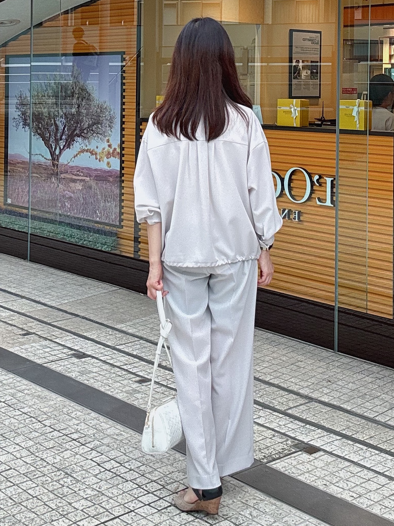 makiさんの「UNTITLED｜【セットアップ可/UVカット/接触冷感】エアリークールドロストシャツ」を使ったコーディネート