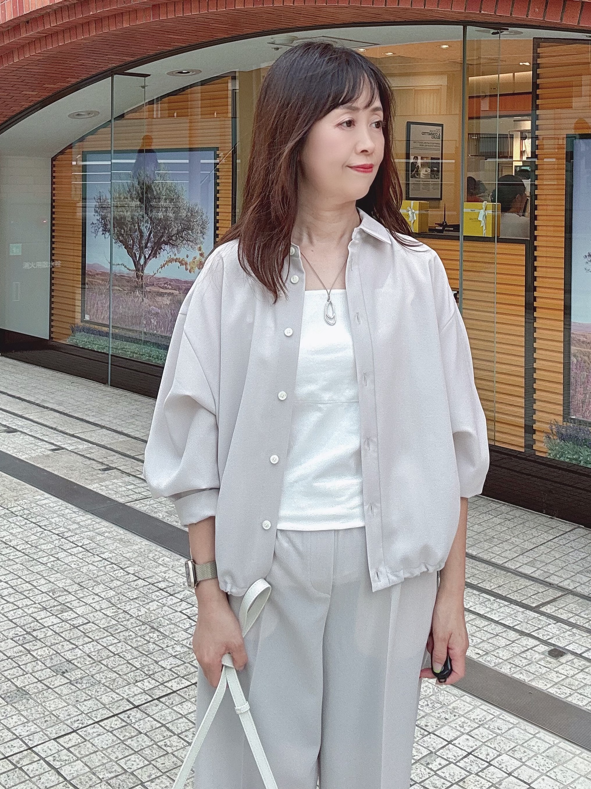 makiさんの「UNTITLED｜【セットアップ可/UVカット/接触冷感】エアリークールドロストシャツ」を使ったコーディネート