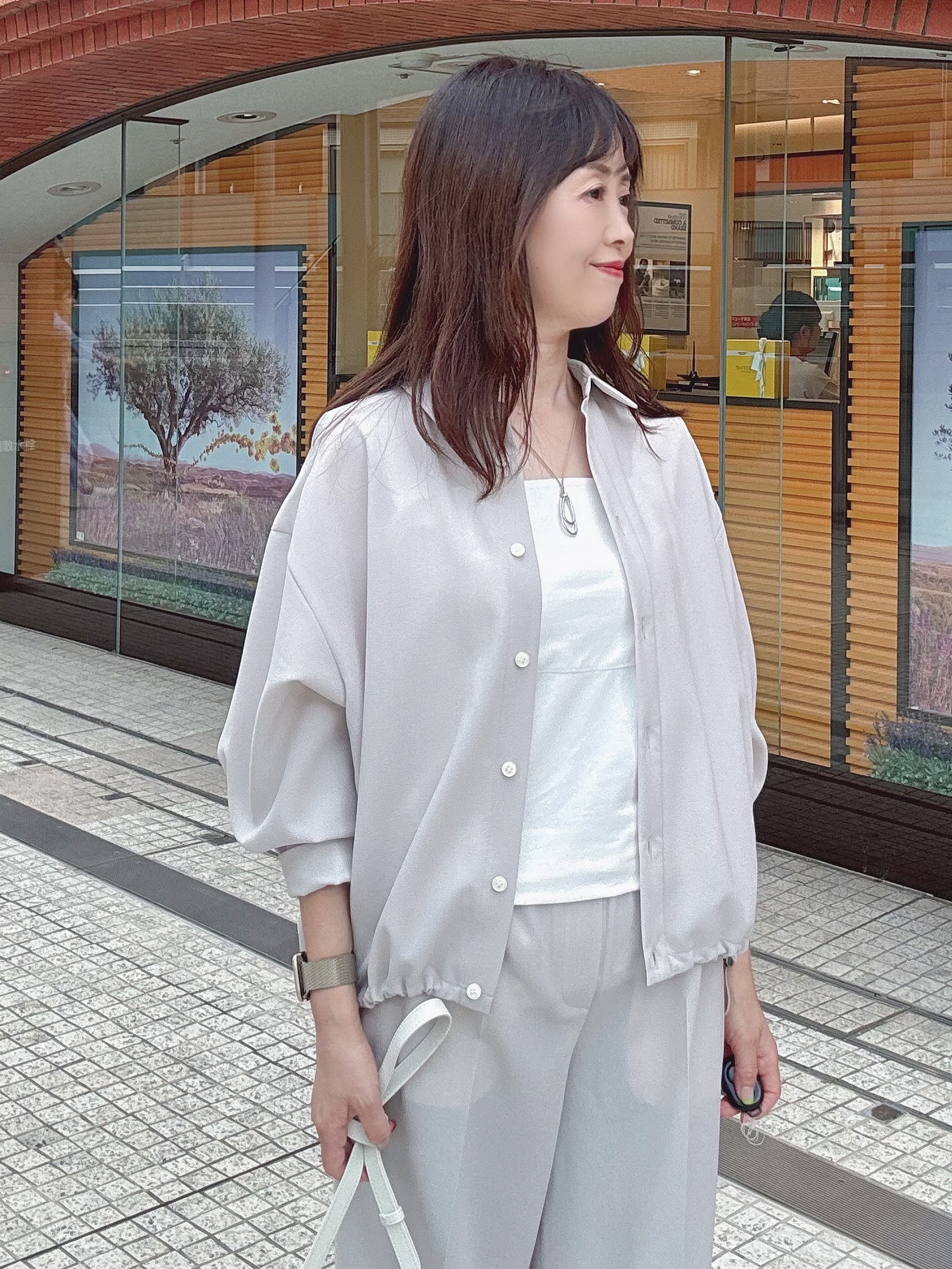 makiさんの「UNTITLED｜【セットアップ可/UVカット/接触冷感】エアリークールドロストシャツ」を使ったコーディネート