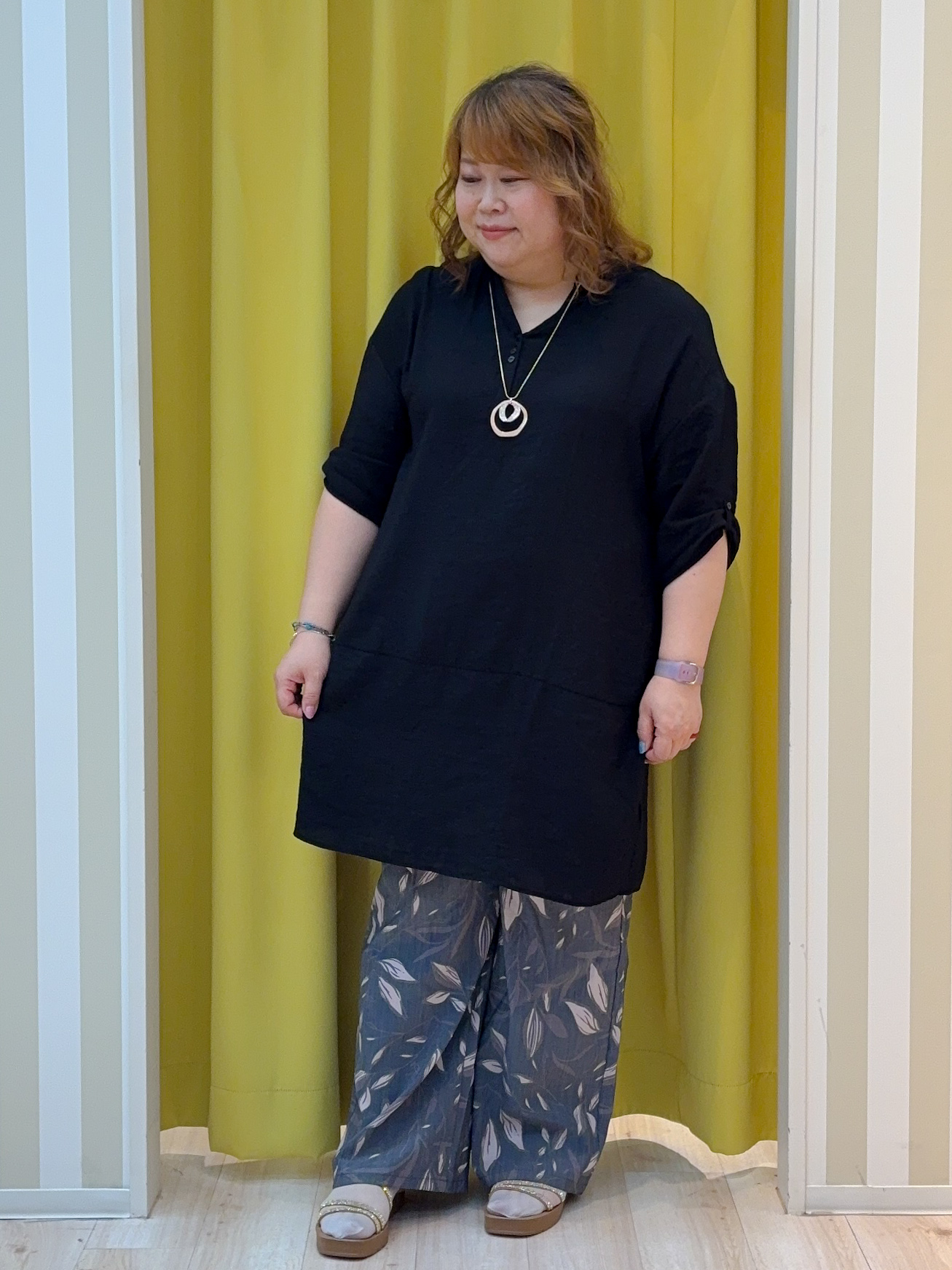 kotoさんさんの「SHOO･LA･RUE｜【ひんやり/S-LL/洗濯機可】体型カバーにも ゆるっとリラックスチュニック」を使ったコーディネート