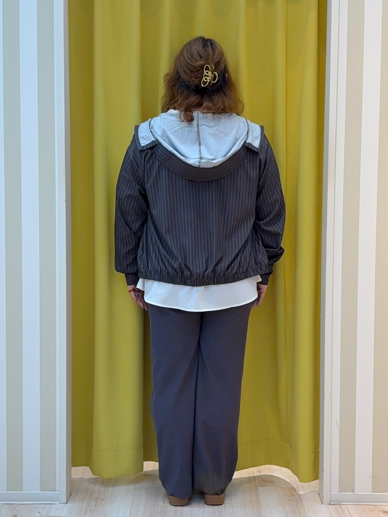 kotoさんさんの「SHOO･LA･RUE｜【ひんやり/洗濯後しわになりにくい/S-LL】お顔も手の甲もしっかりカバー　日よけ・指穴付きUVパー」を使ったコーディネート