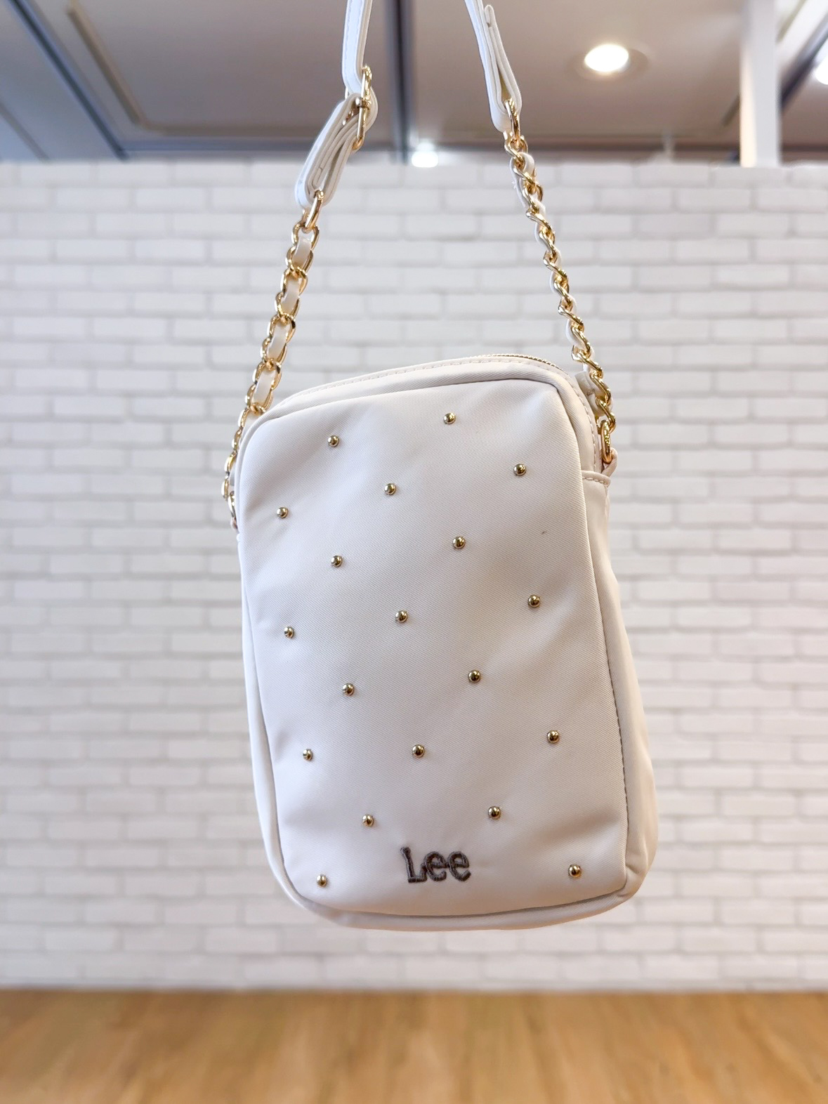 𝐜𝐡𝐢𝐤𝐚さんの「SHOO･LA･RUE｜高通気レギュラーカラーシャツ」を使ったコーディネート