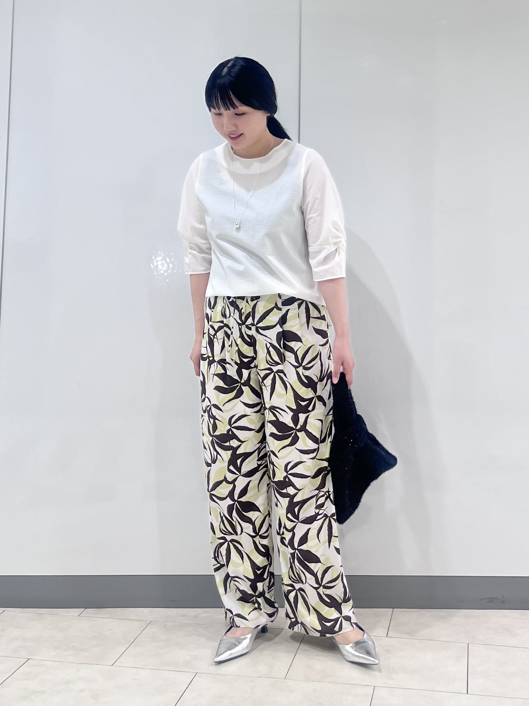hasuさんの「INDIVI｜【撥水／UVケア】ねじり袖サッカートップス」を使ったコーディネート