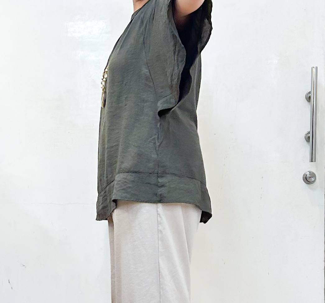 haruさんの「SHOO･LA･RUE｜【ひんやり/S-LL/体型カバー】はしごレースが魅力な スラブポンチョ風ブラウス」を使ったコーディネート