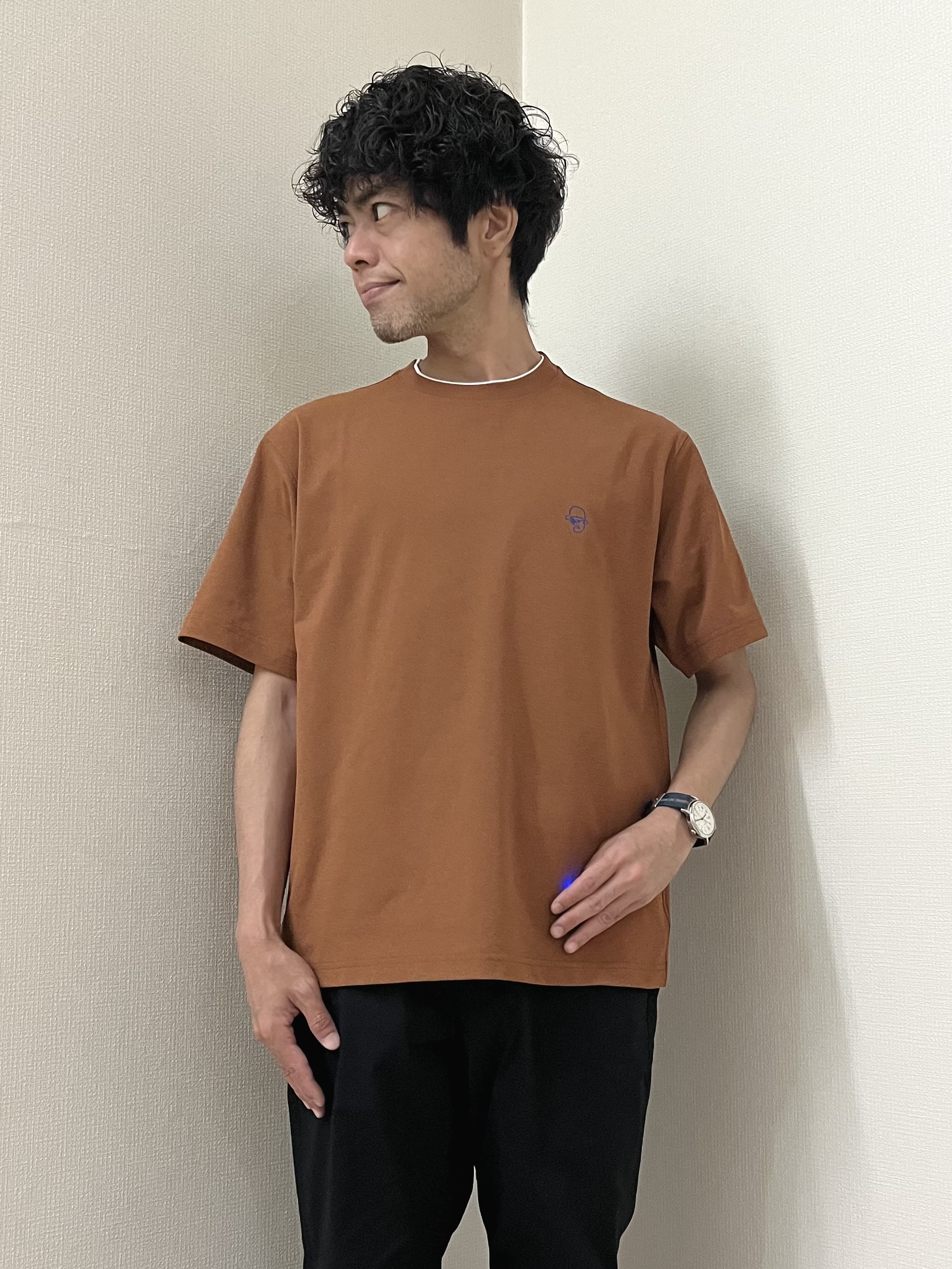 URAさんの「TAKEO KIKUCHI｜【汗染み軽減】フェイクレイヤー ワンポイント プルオーバー」を使ったコーディネート