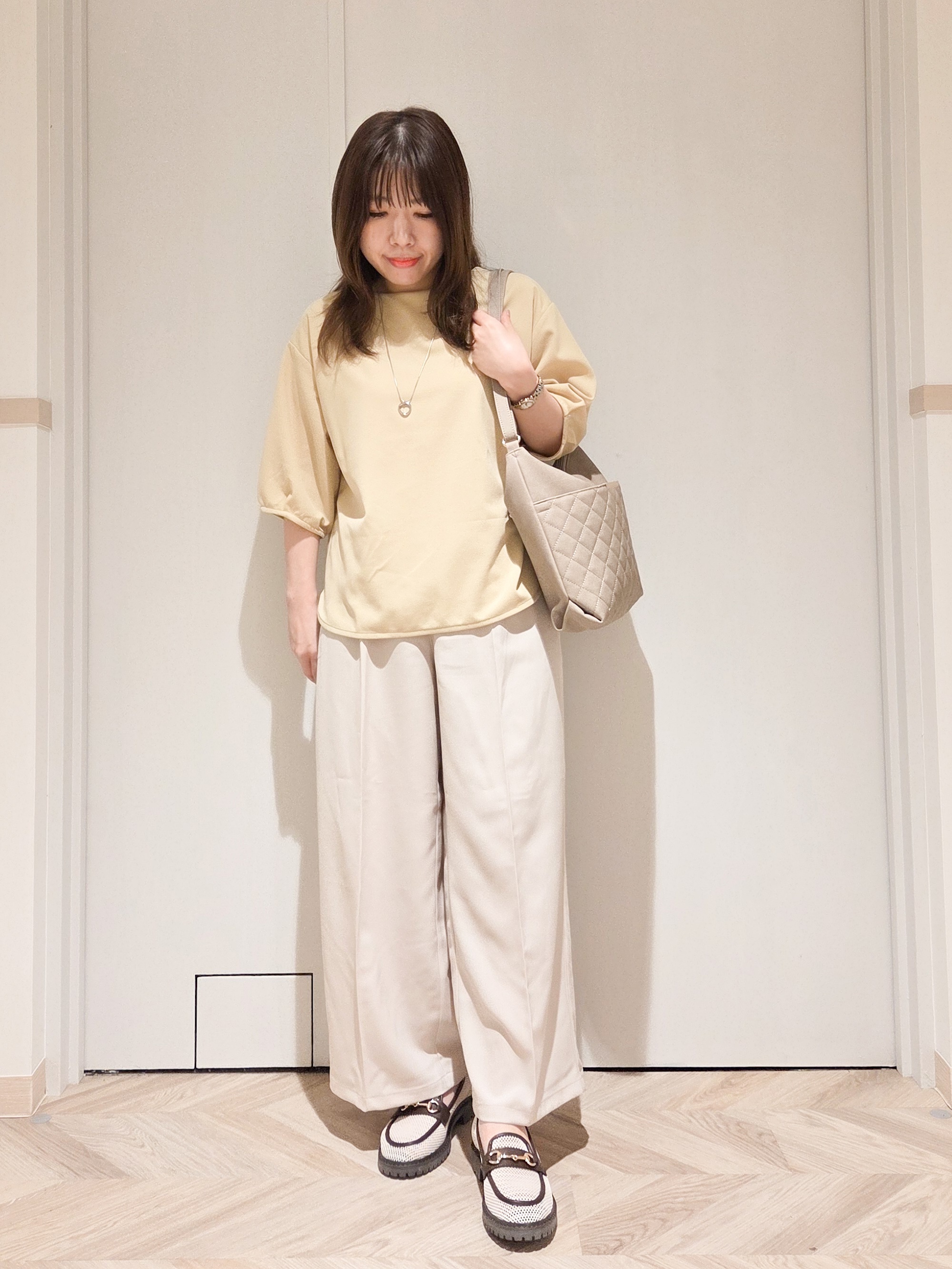 TSUCHIYAさんの「SHOO･LA･RUE｜【2点セット／洗濯機可／S-LL】インせず着られる ネックレス付き5分袖Ｔシャツ」を使ったコーディネート