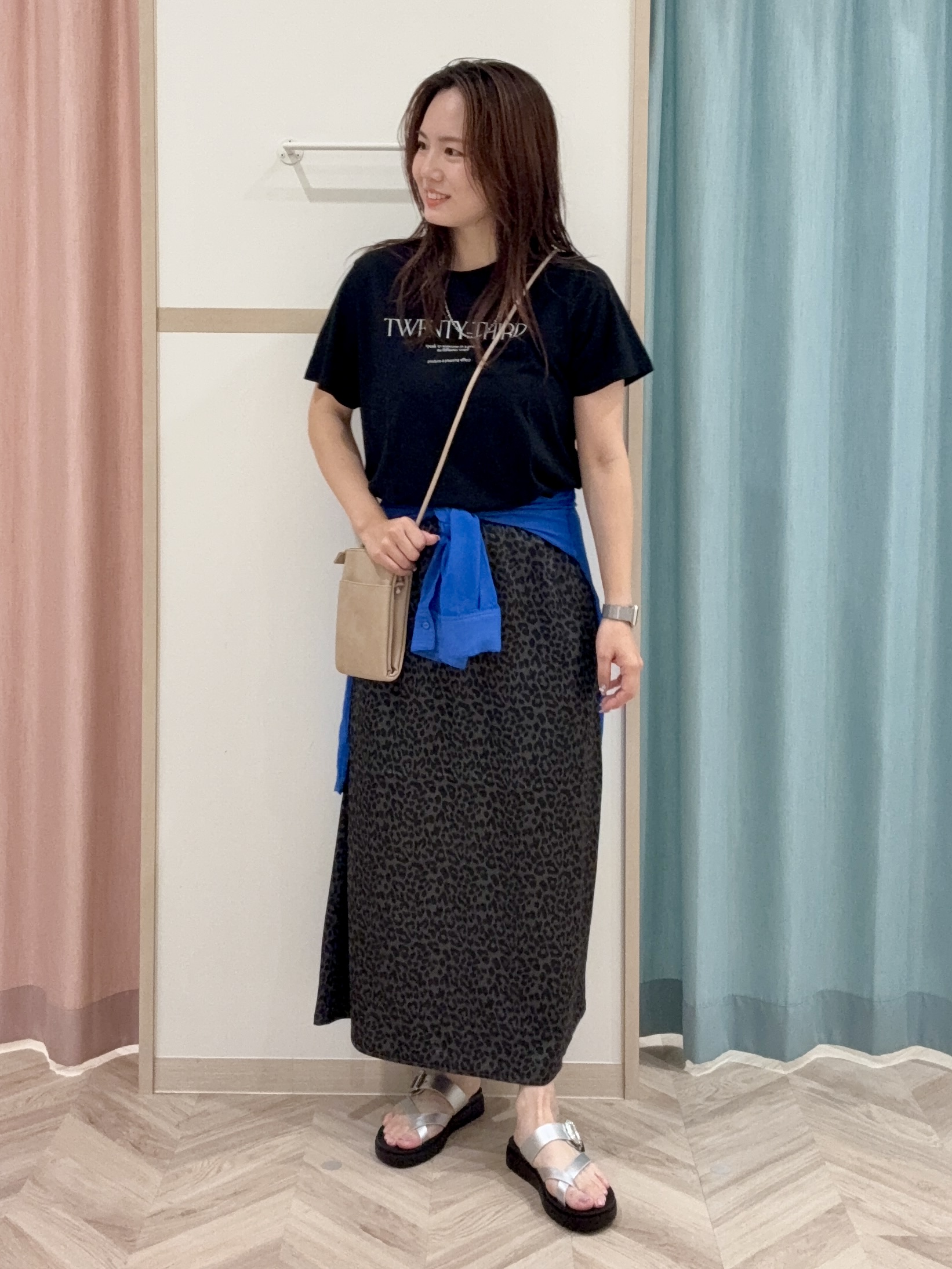 kさんの「SHOO･LA･RUE｜【綿100%/ひんやり/S-LL/洗濯機可】選べる5柄 大人のベーシックカラープリントTシャツ」を使ったコーディネート