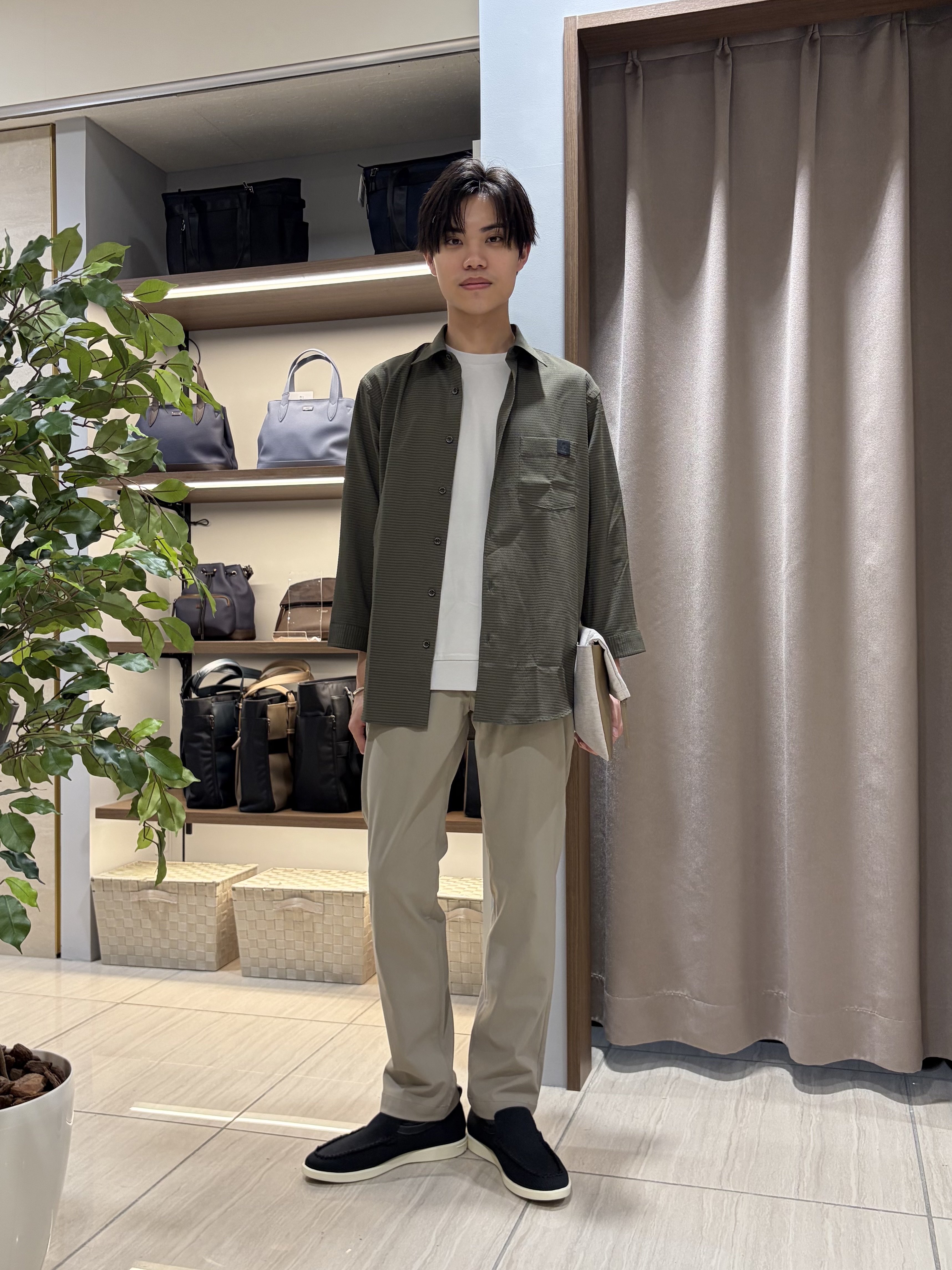 hiroさんの「TAKEO KIKUCHI｜【日本製】JFP DotAir（R）サッカー7分袖シャツ」を使ったコーディネート