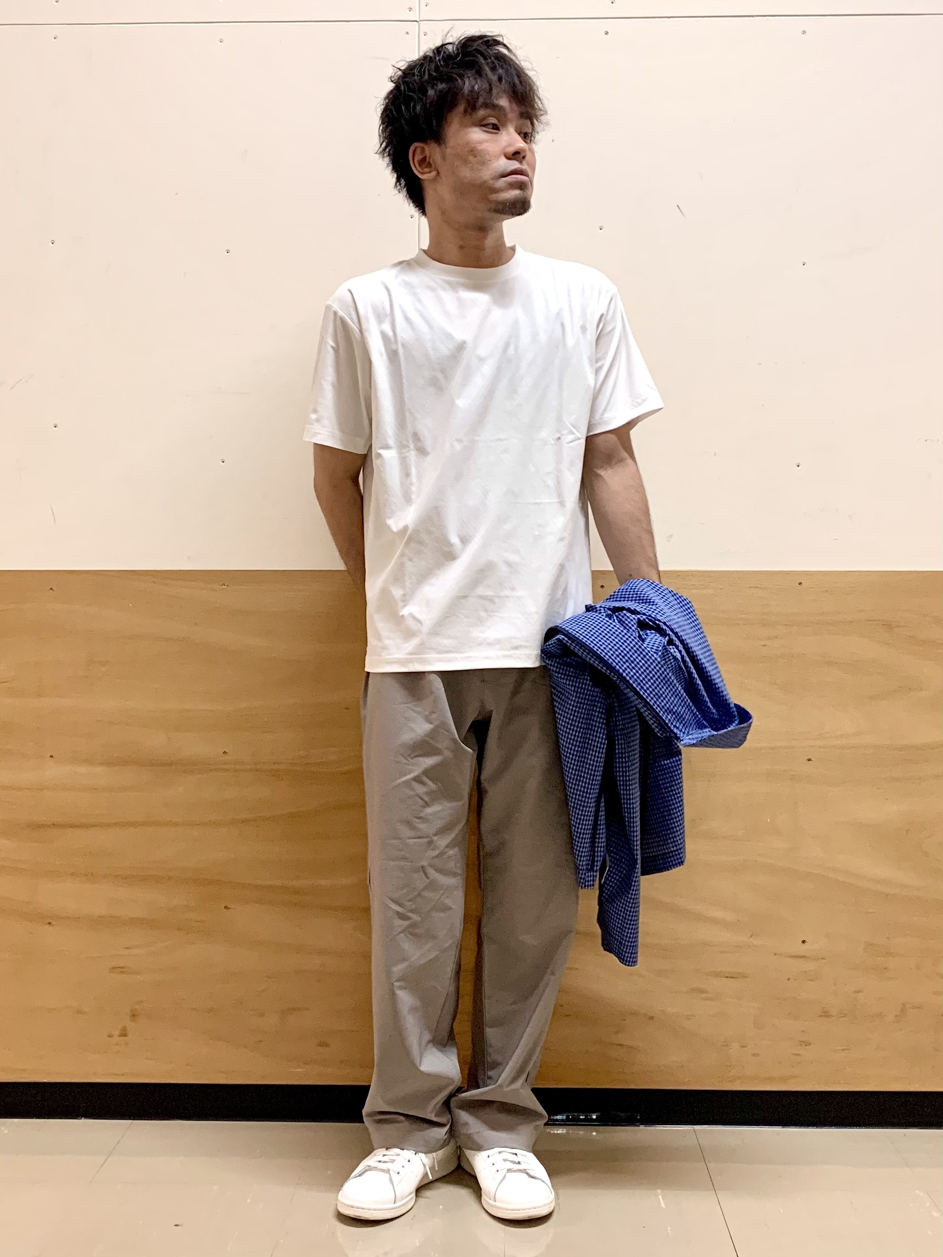 MATUさんの「THE SHOP TK｜【セットアップ可／洗濯機OK】アソート ジップ半袖シャツ」を使ったコーディネート