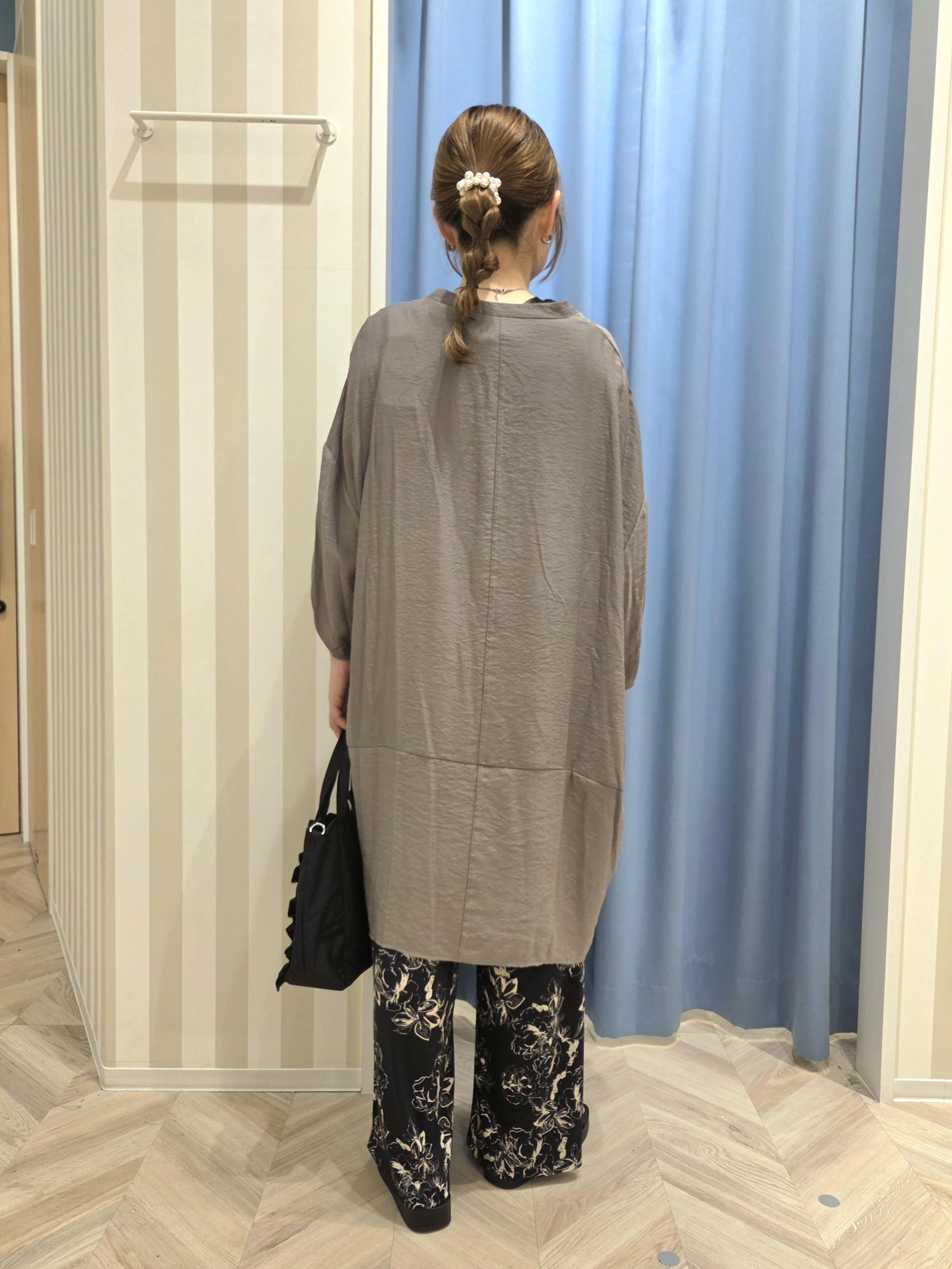 Ikumiさんの「SHOO･LA･RUE｜【ひんやり/S-LL/洗濯機可】体型カバーにも ゆるっとリラックスチュニック」を使ったコーディネート
