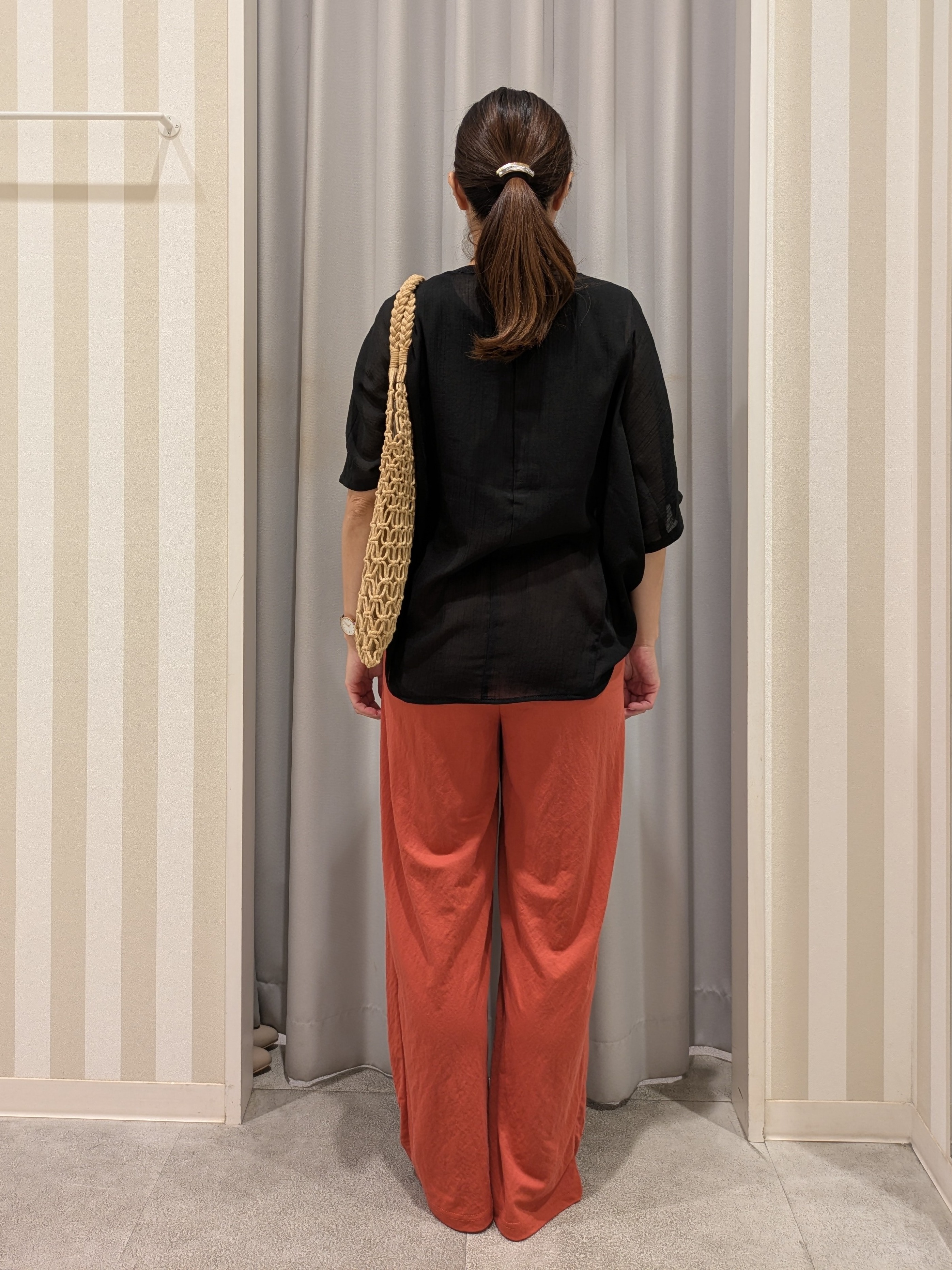 𝐂𝐡𝐢𝐢 &hearts;(ちー)さんの「SHOO･LA･RUE｜【洗濯機可/選べる6色】程よいシアー感が涼し気 ゆったりワッシャードルマンブラウス」を使ったコーディネート