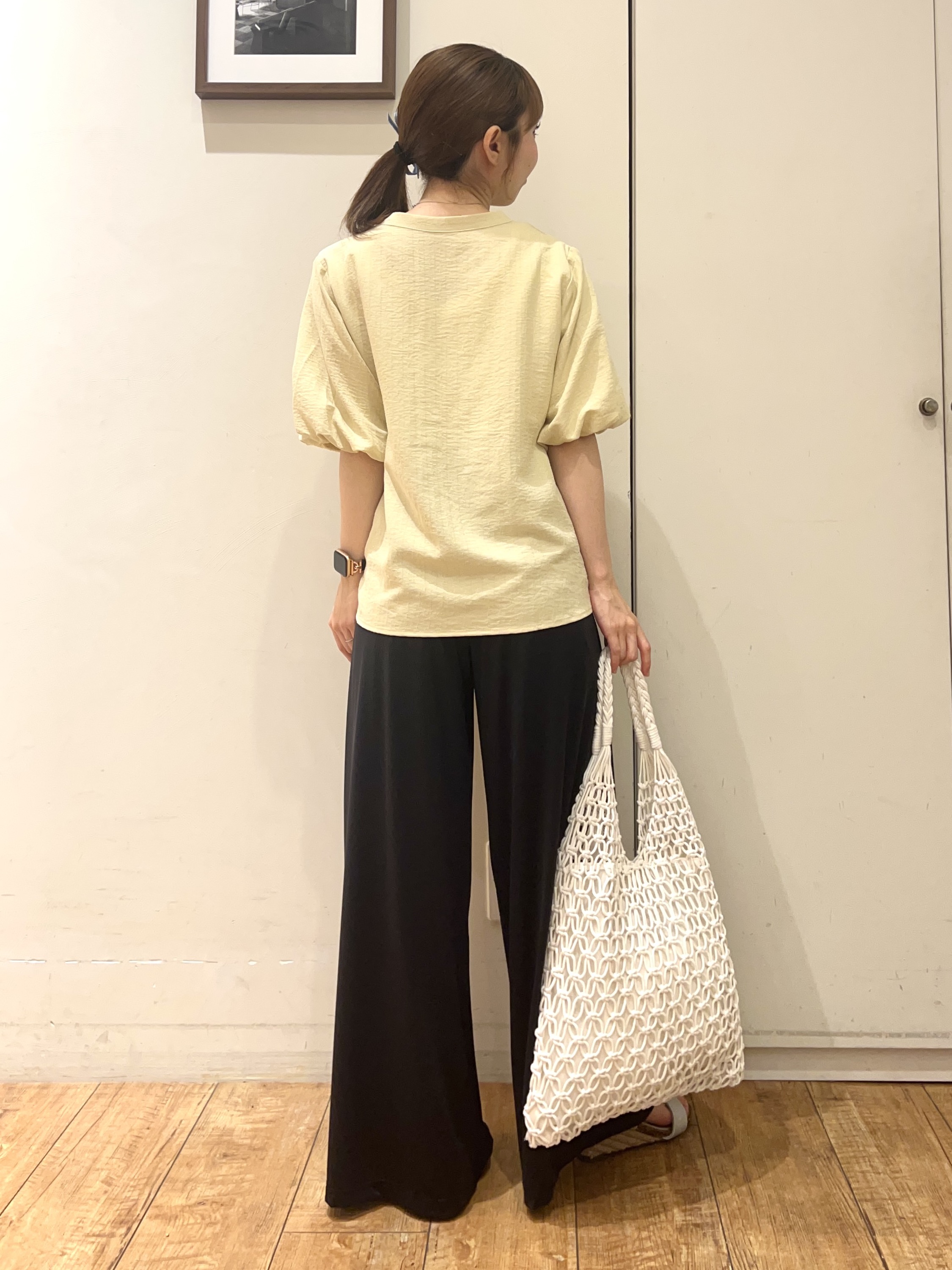 AIRIさんの「SHOO･LA･RUE｜【S-LL/洗濯機可】バルーンスリーブ　キーネックブラウス」を使ったコーディネート