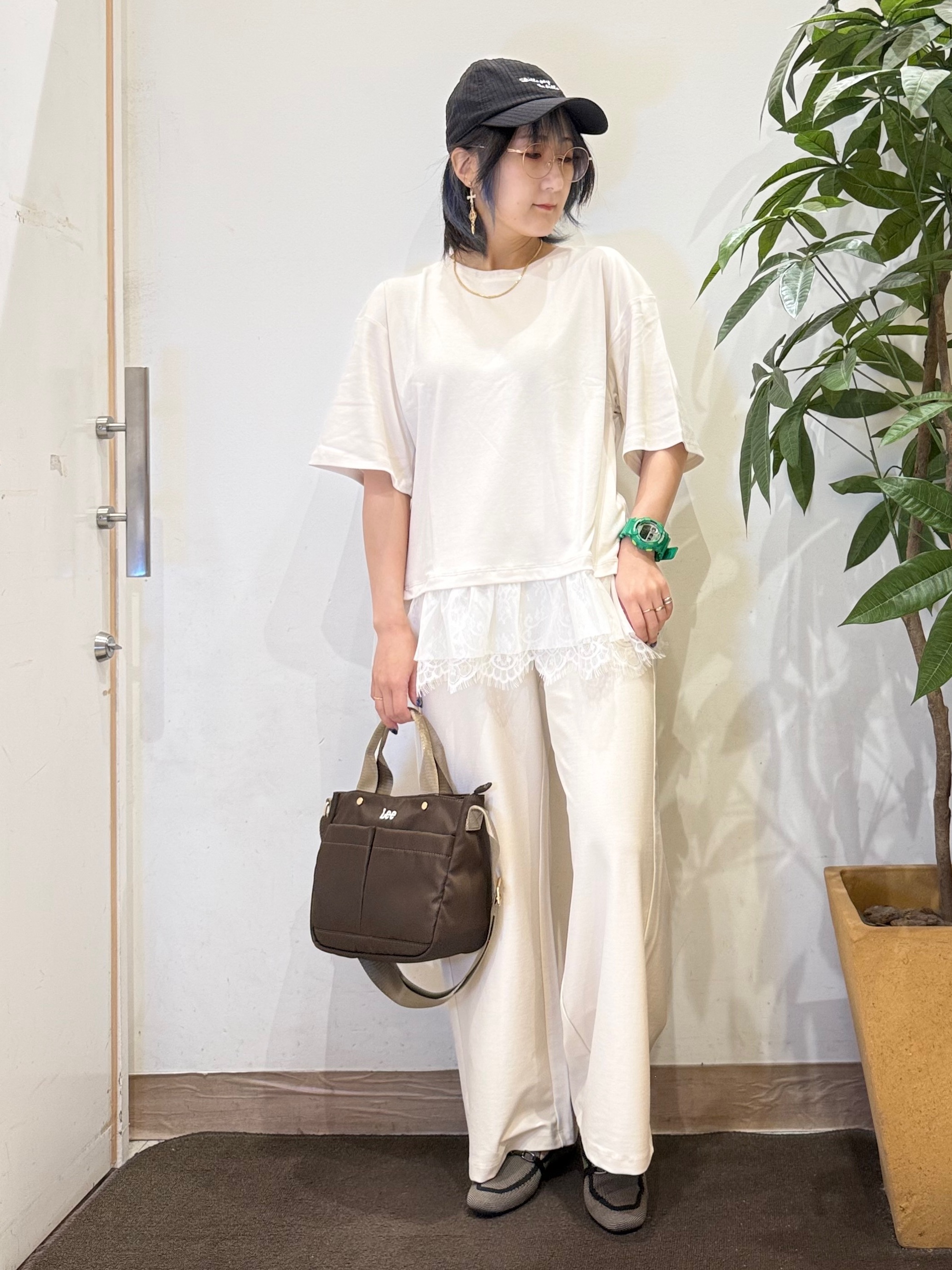 misakiさんの「SHOO･LA･RUE｜ひんやり裾レースTシャツ」を使ったコーディネート