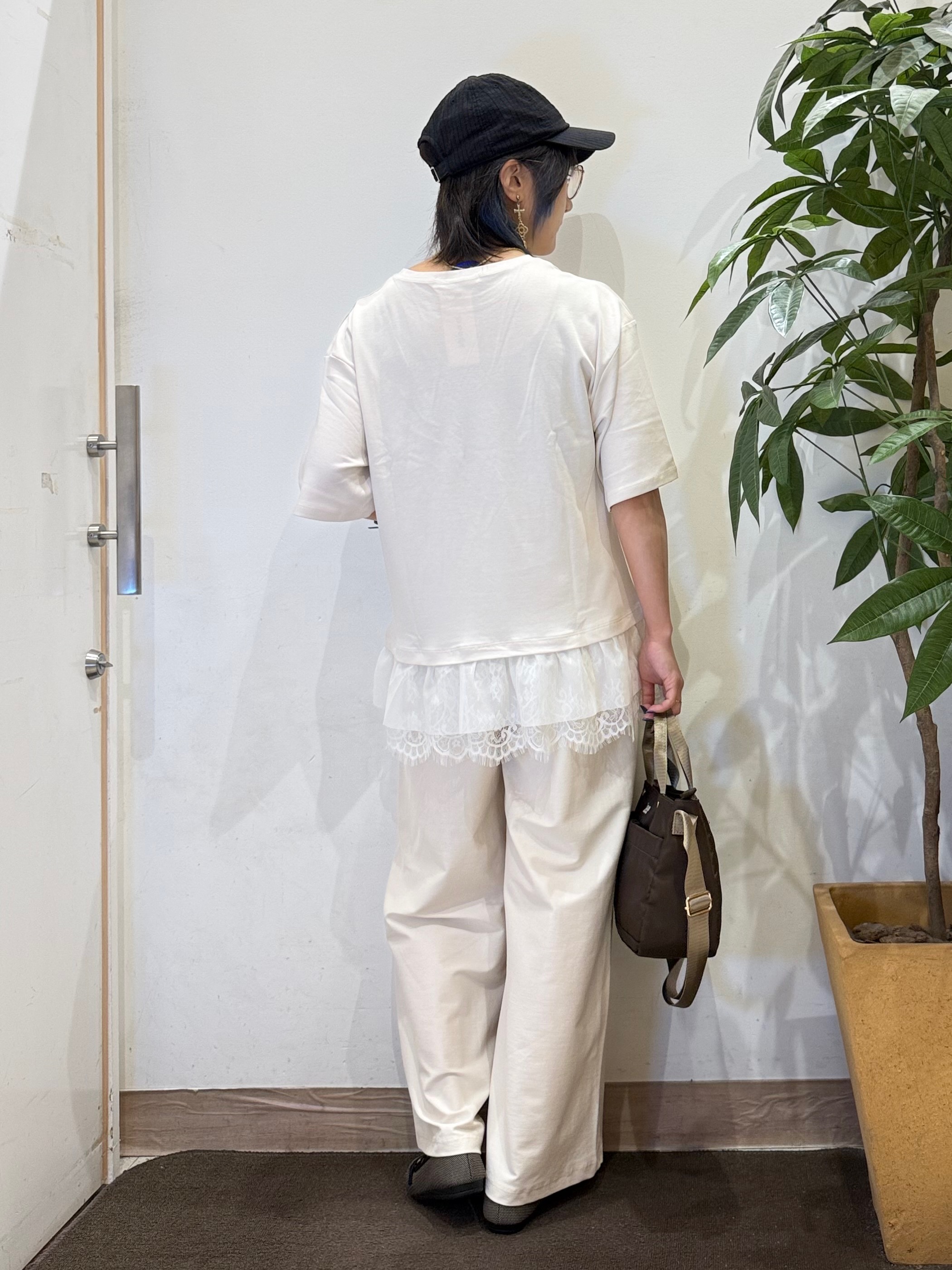 misakiさんの「SHOO･LA･RUE｜ひんやり裾レースTシャツ」を使ったコーディネート