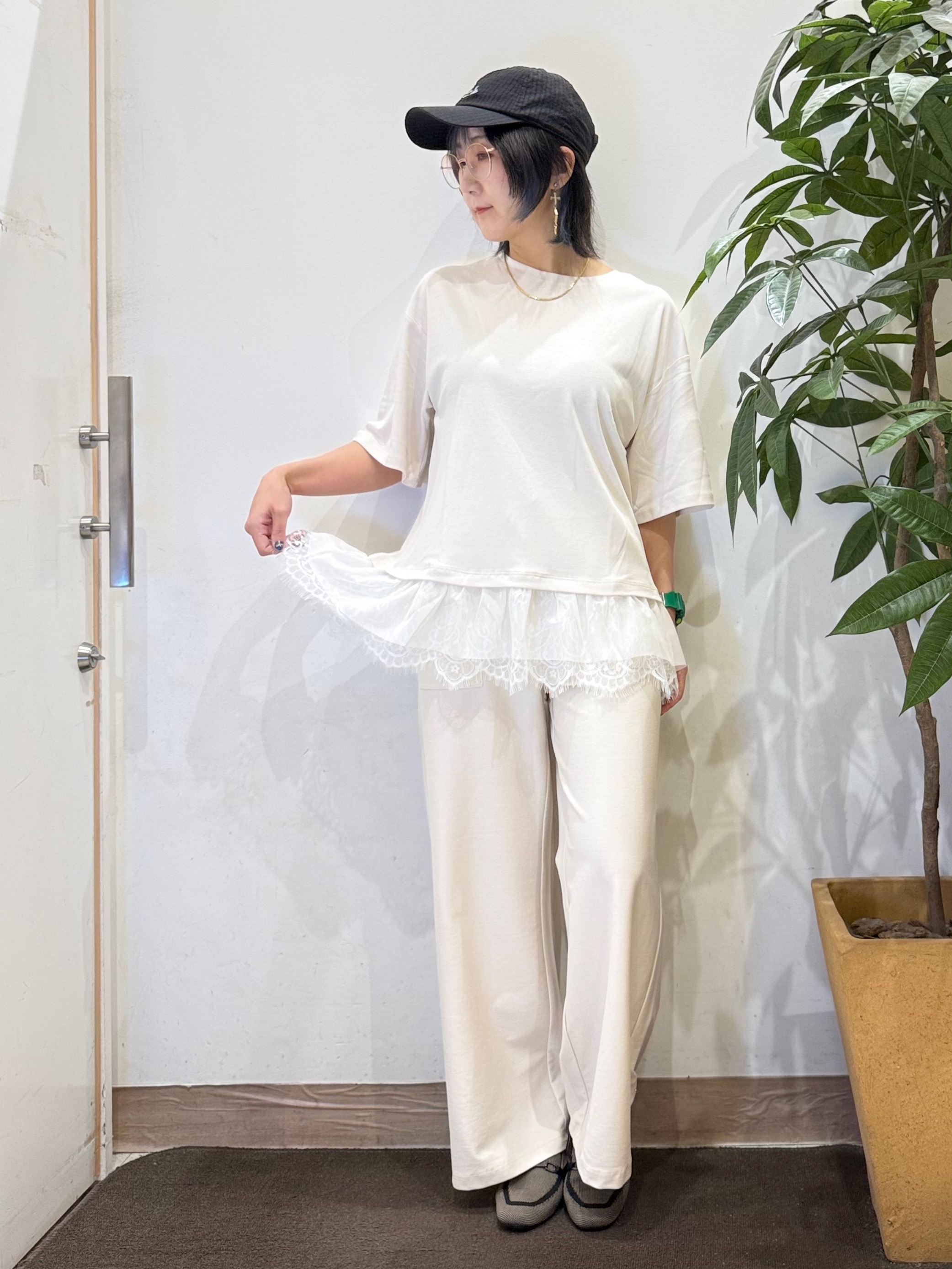 misakiさんの「SHOO･LA･RUE｜ひんやり裾レースTシャツ」を使ったコーディネート