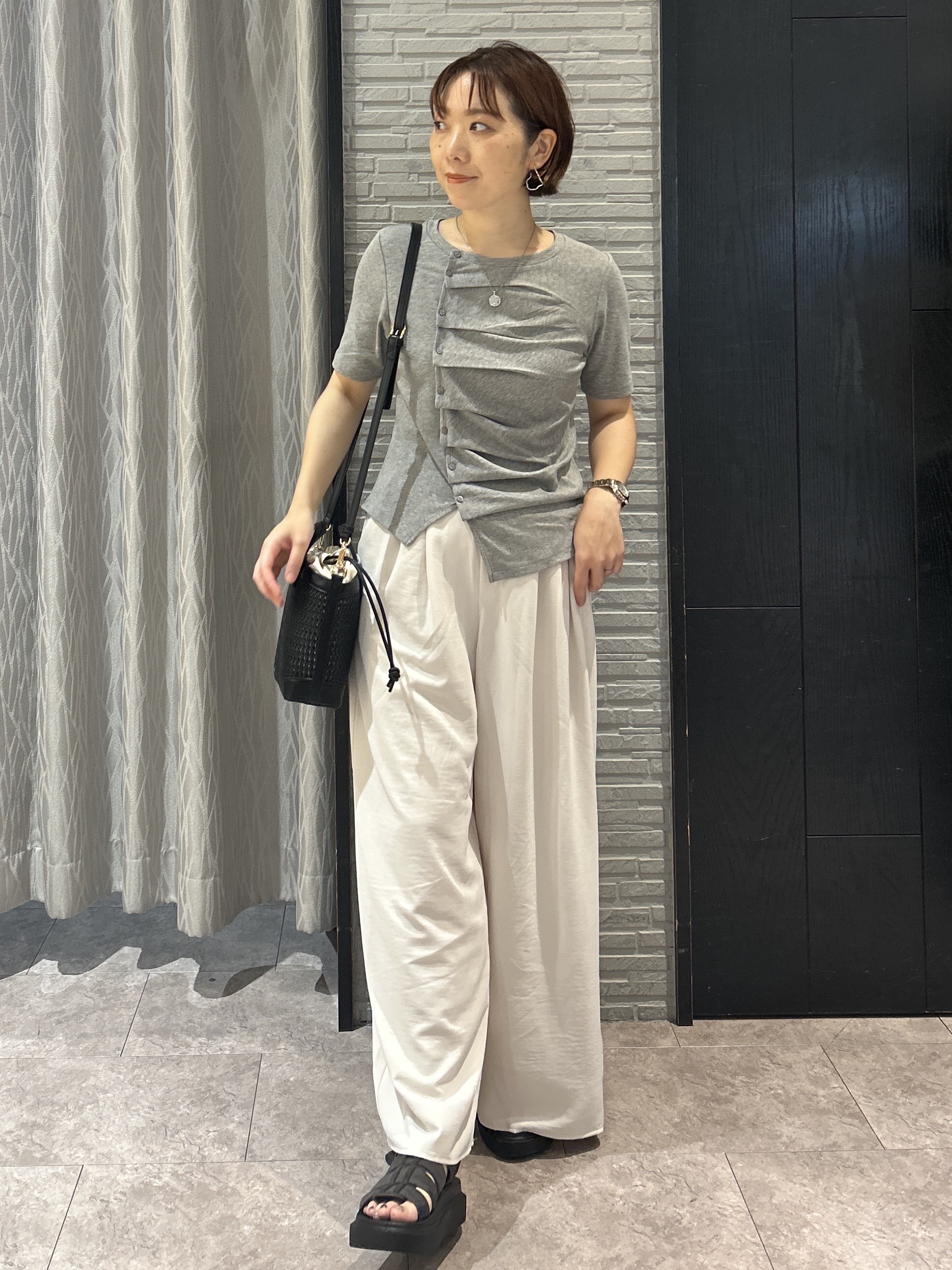 ga_riさんの「THE SHOP TK｜フロントタックカットソー」を使ったコーディネート