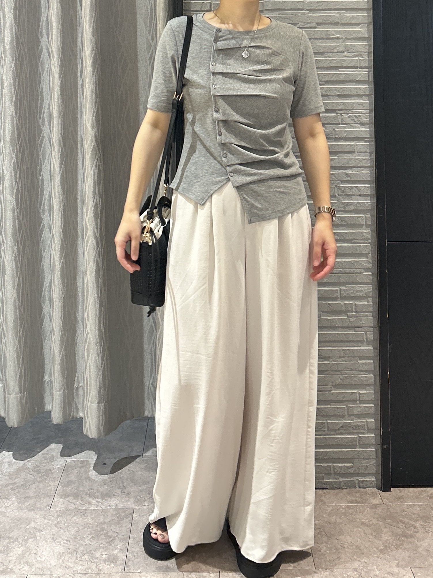 ga_riさんの「THE SHOP TK｜フロントタックカットソー」を使ったコーディネート