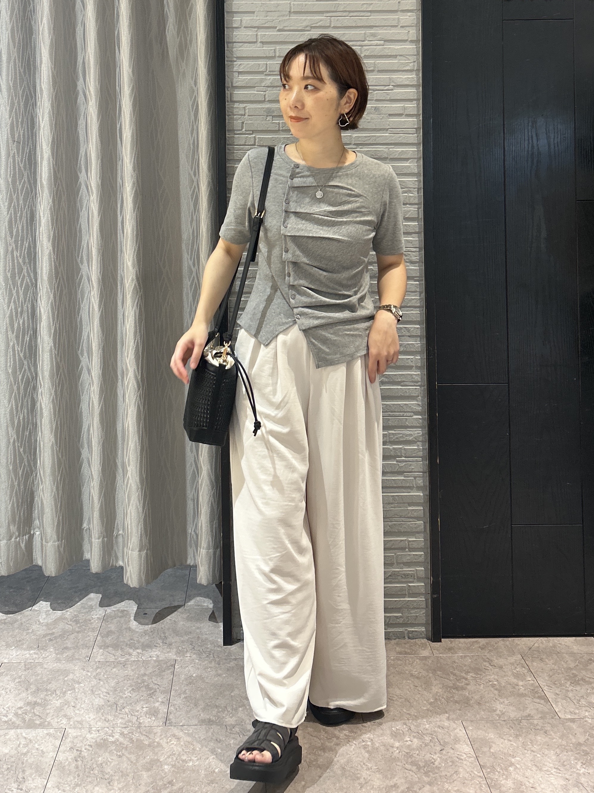 ga_riさんの「THE SHOP TK｜フロントタックカットソー」を使ったコーディネート