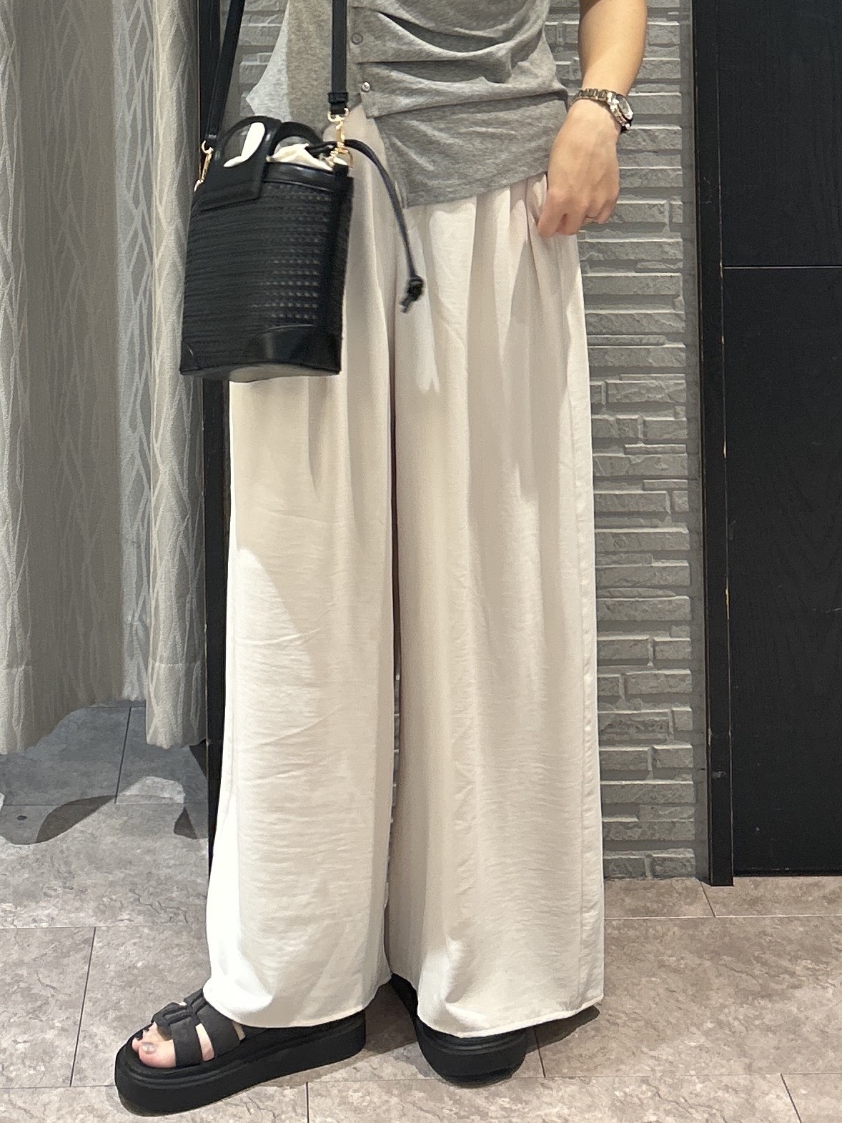 ga_riさんの「THE SHOP TK｜フロントタックカットソー」を使ったコーディネート