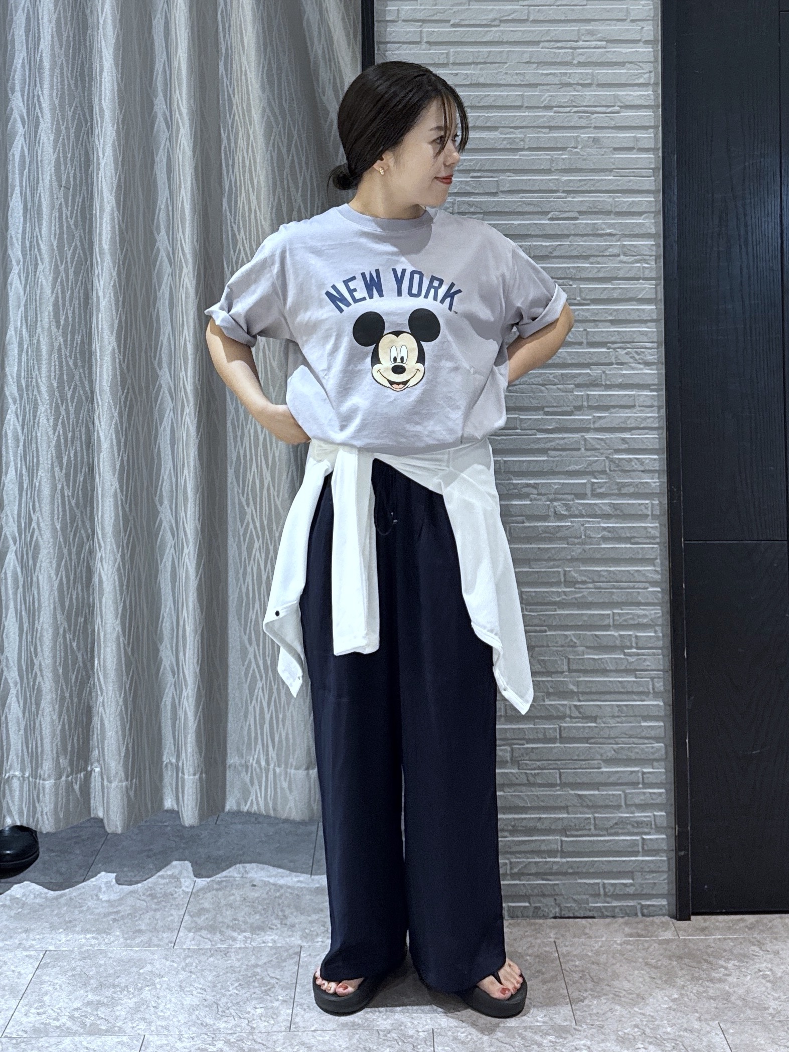 chさんの「THE SHOP TK｜【Disney】【MLB】スペシャルデザイン半袖Tシャツ」を使ったコーディネート