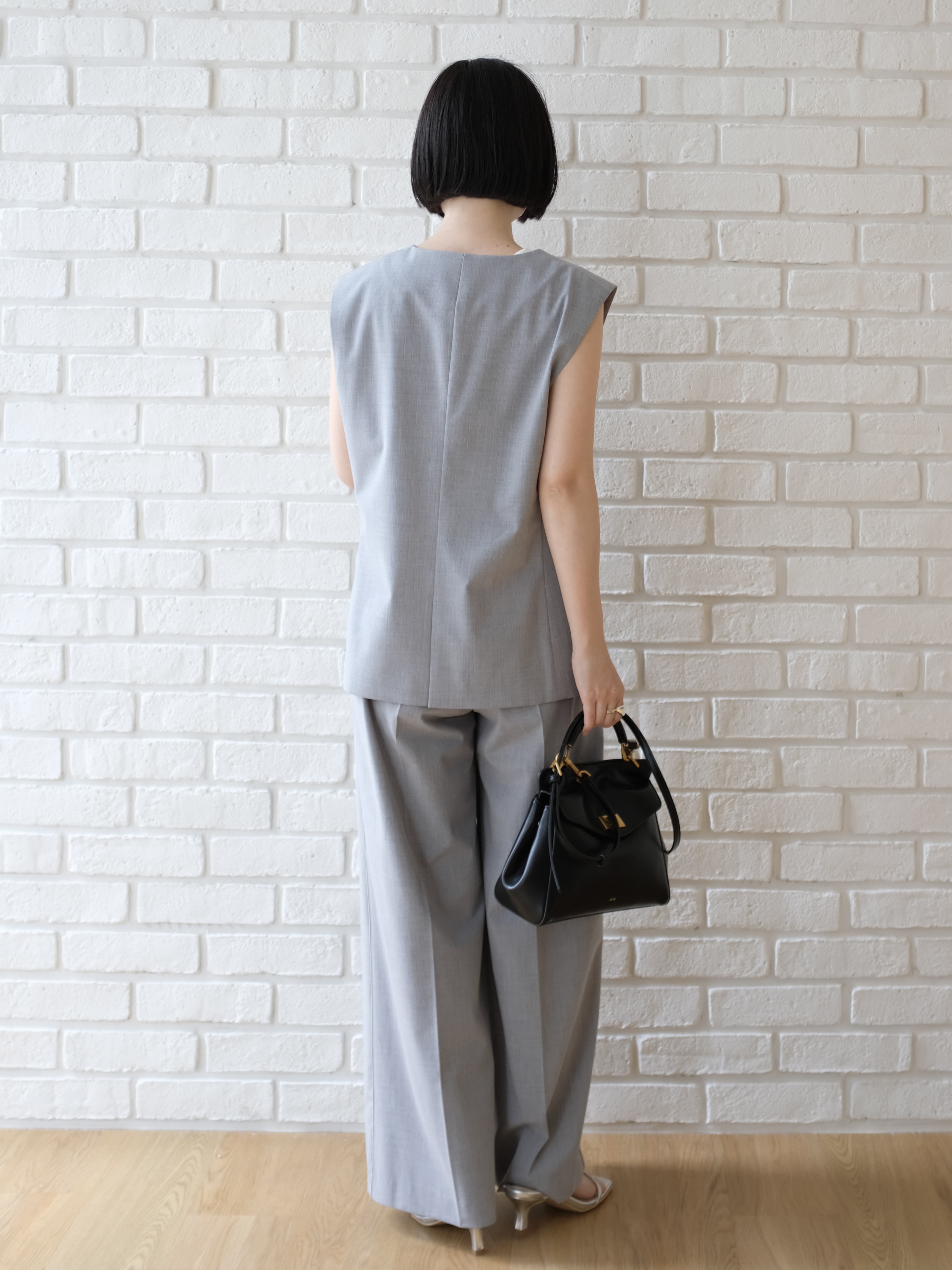 Kishimotoさんの「DRESSTERIOR｜【セットアップ可/ウォッシャブル】セットアップストライプジレ」を使ったコーディネート