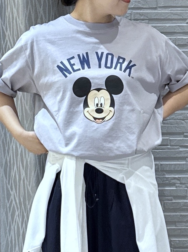 chさんの「THE SHOP TK｜【Disney】【MLB】スペシャルデザイン半袖Tシャツ」を使ったコーディネート