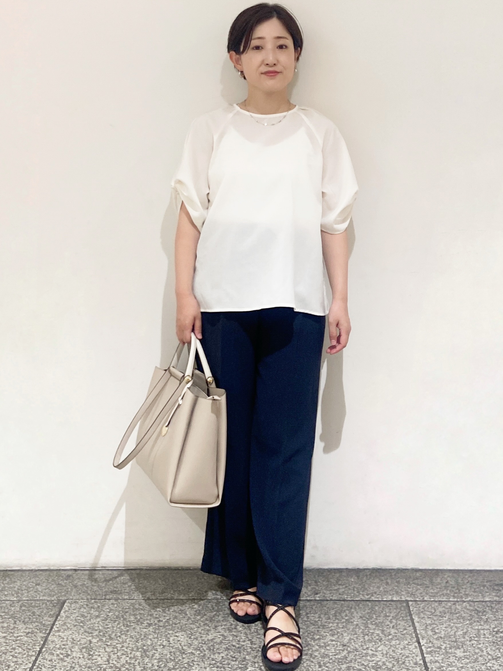 MIHOさんの「OPAQUE.CLIP｜【接触冷感／吸水速乾】リネンライク タックスリーブブラウス《セットアップ対応／洗濯機OK》」を使ったコーディネート