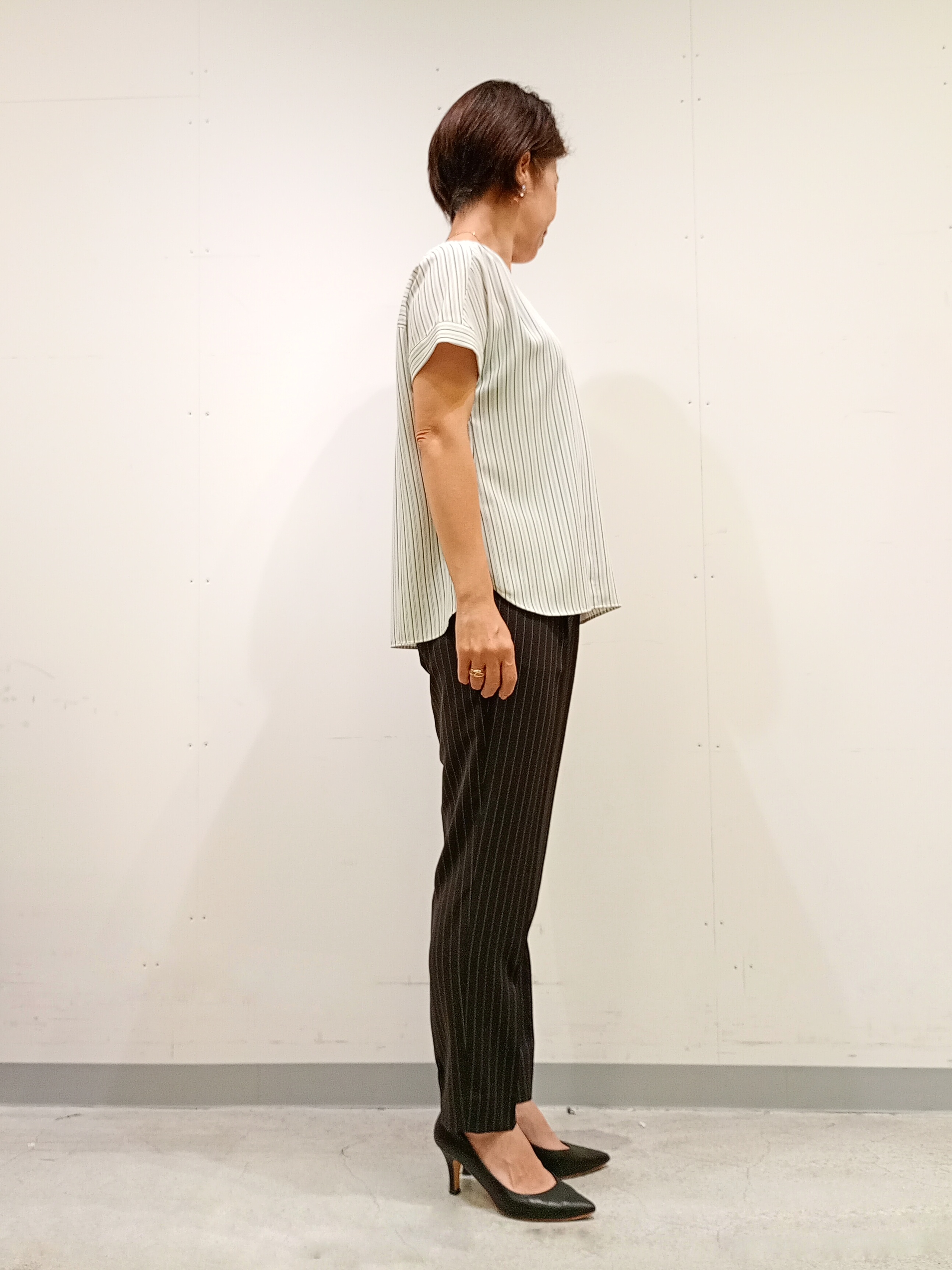 Kさんの「INDIVI｜【清涼感／UVケア／接触冷感】Vネックストライプブラウス」を使ったコーディネート