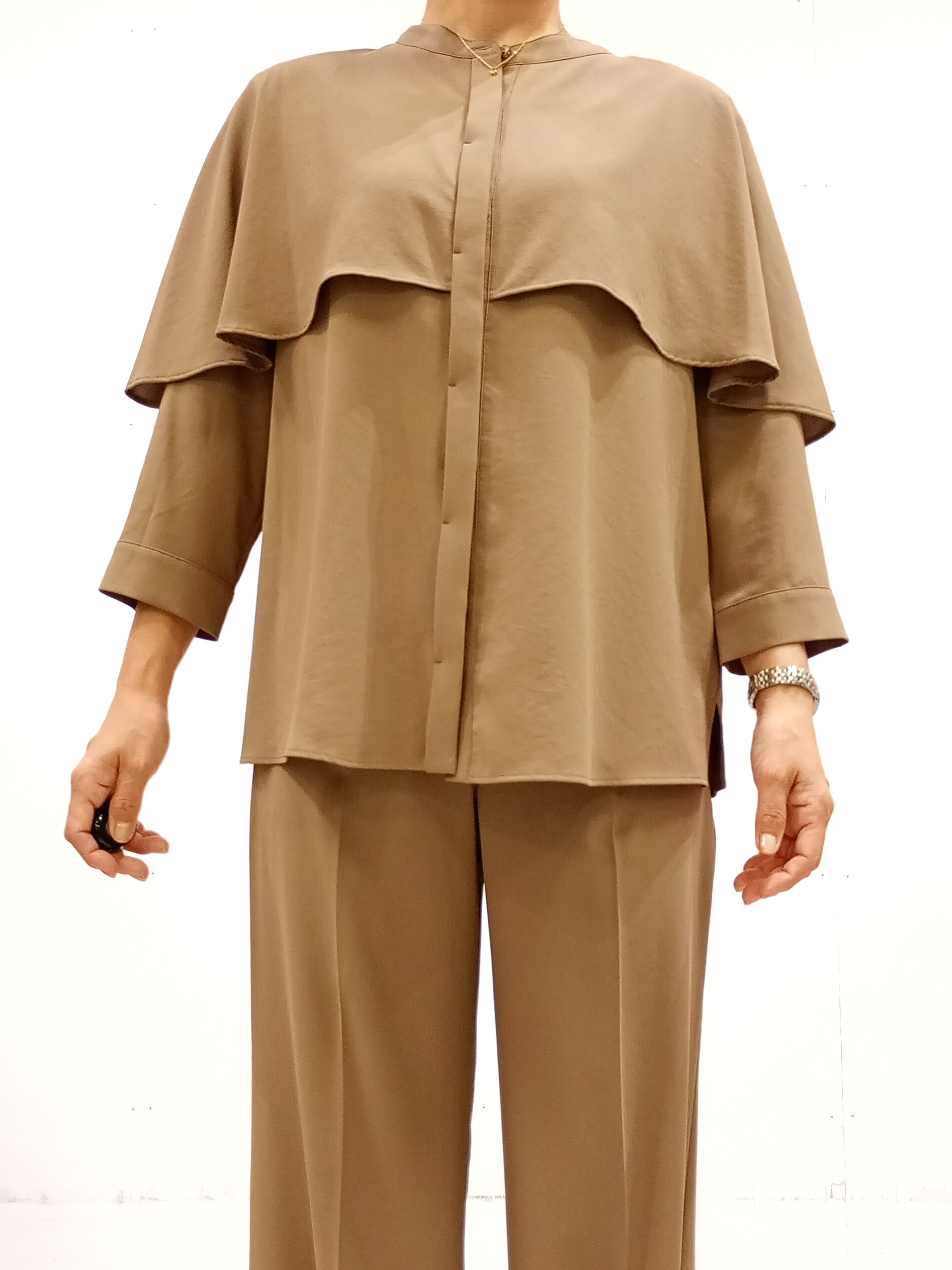 Kさんの「INDIVI｜【新作登場！着る日傘】 ケープ風ブラウス」を使ったコーディネート