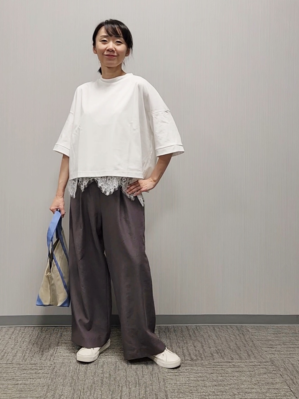 naraさんの「Dessin｜【体型カバー】美光沢カットソーボクシーシルエット」を使ったコーディネート