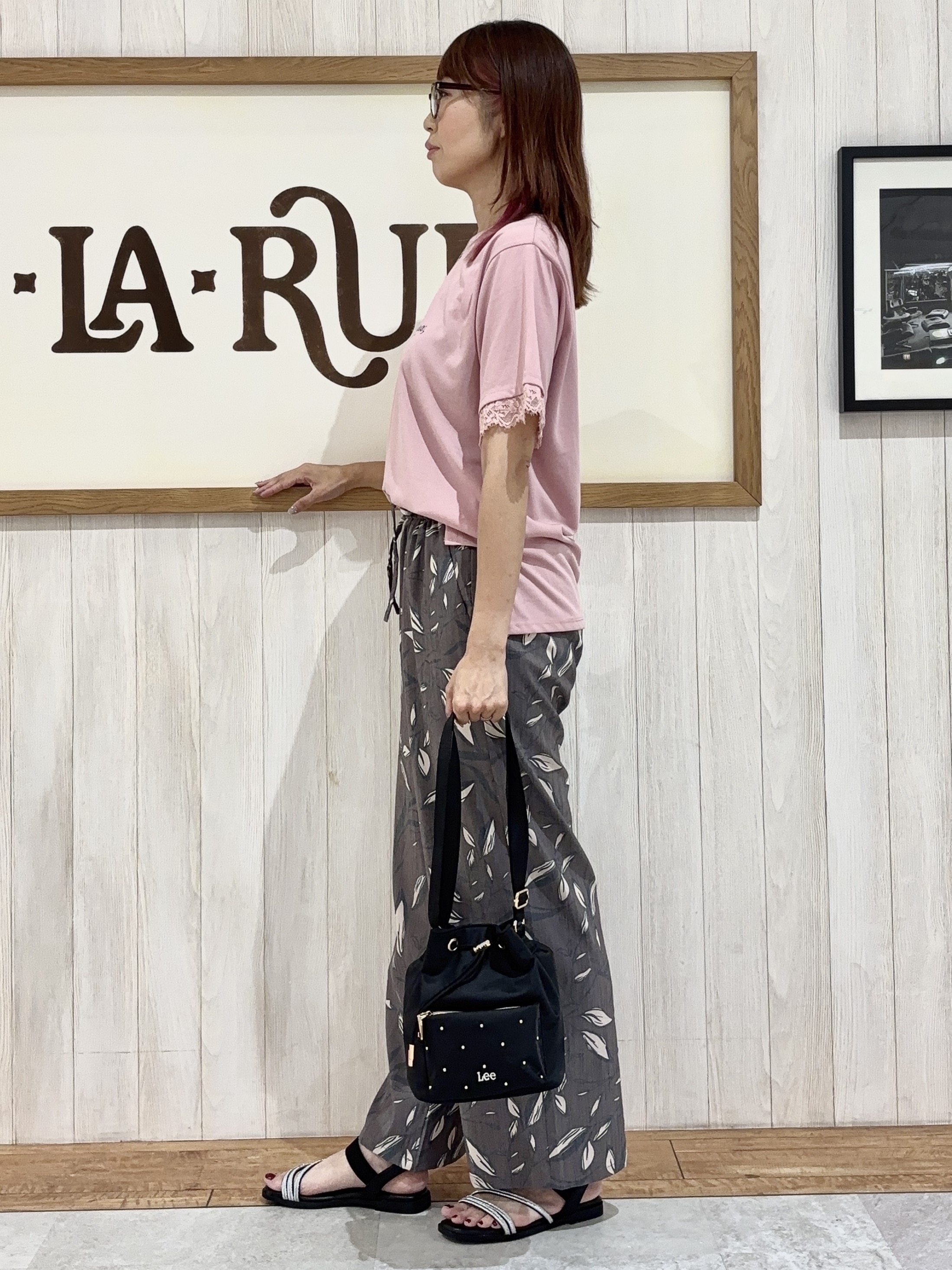 みきぽんさんの「SHOO･LA･RUE｜【ひんやり/UV/S-LL】柄アソート お袖レースTシャツ」を使ったコーディネート