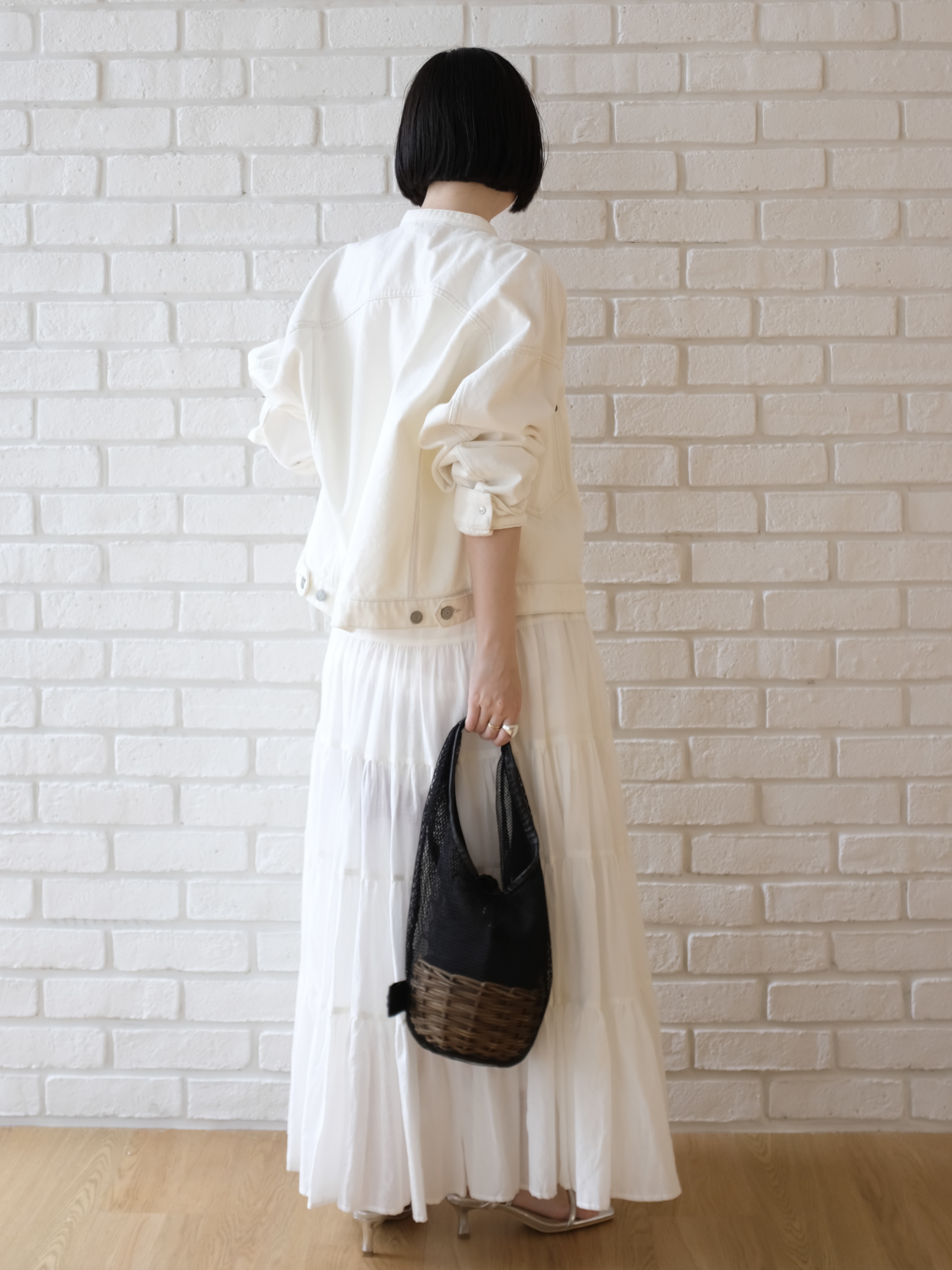 Kishimotoさんの「DRESSTERIOR｜【ウォッシャブル】バンドカラー ホワイトＧジャン」を使ったコーディネート