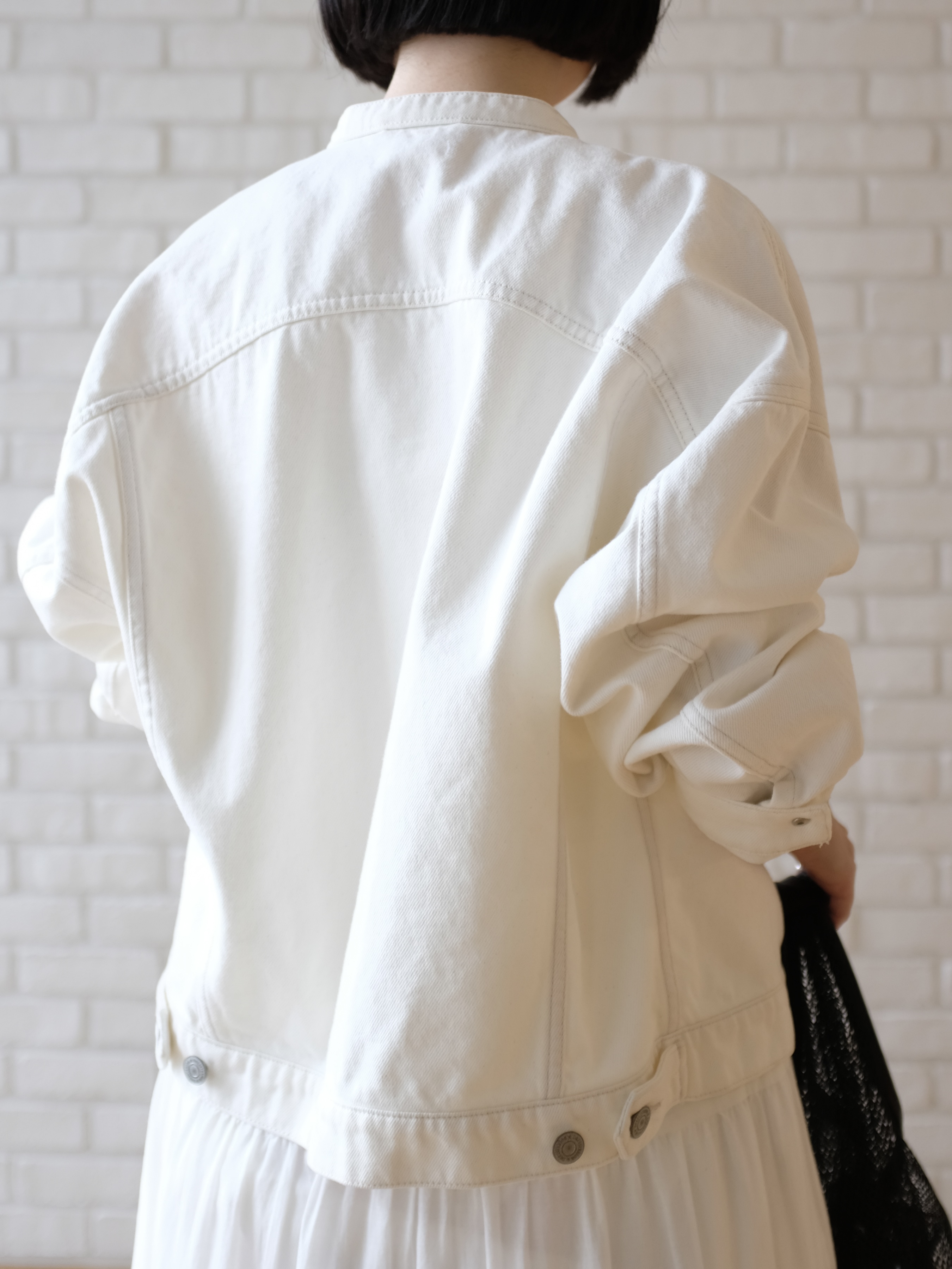 Kishimotoさんの「DRESSTERIOR｜【ウォッシャブル】バンドカラー ホワイトＧジャン」を使ったコーディネート