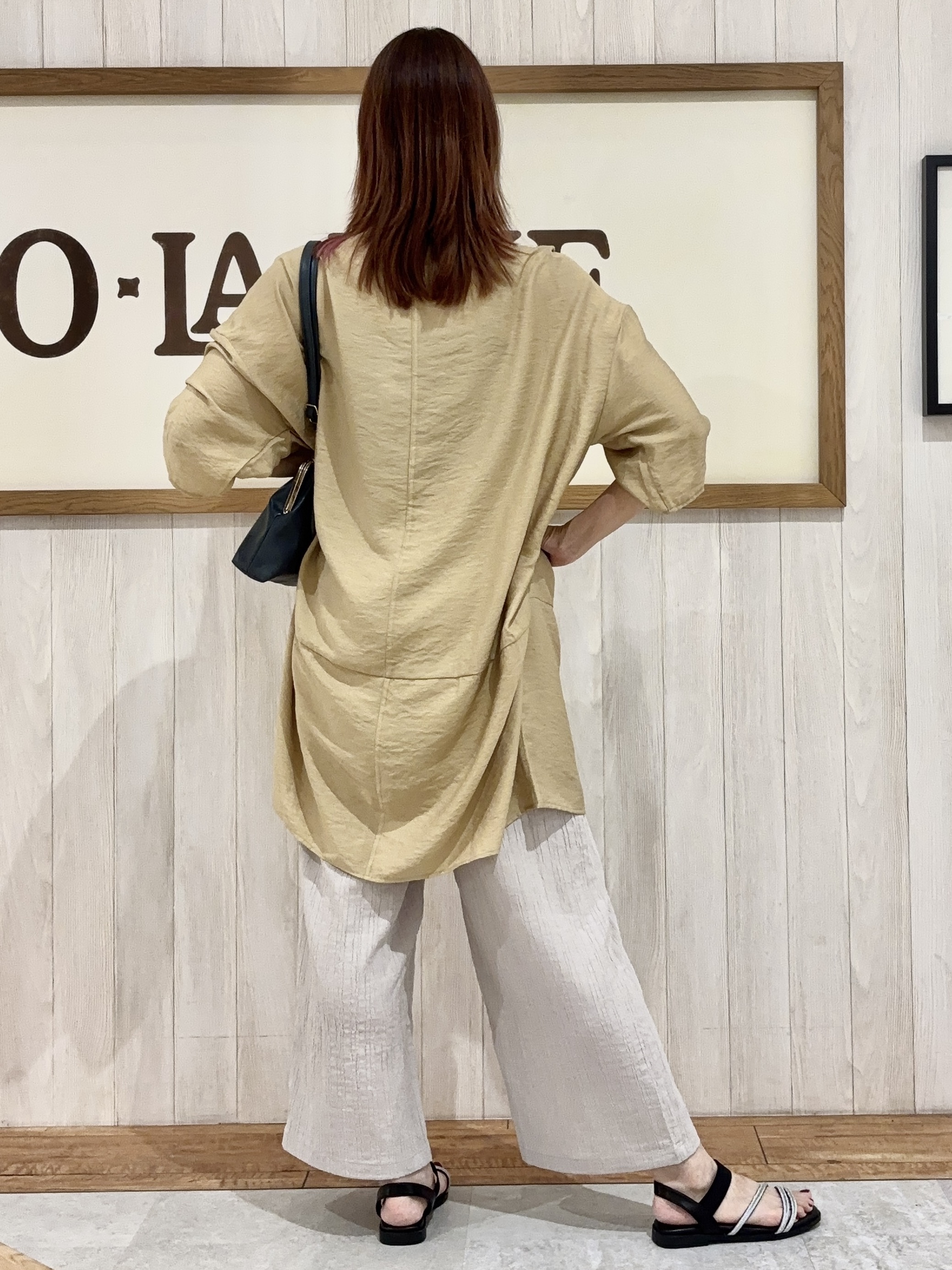 みきぽんさんの「SHOO･LA･RUE｜【ひんやり/S-LL/洗濯機可】体型カバーにも ゆるっとリラックスチュニック」を使ったコーディネート