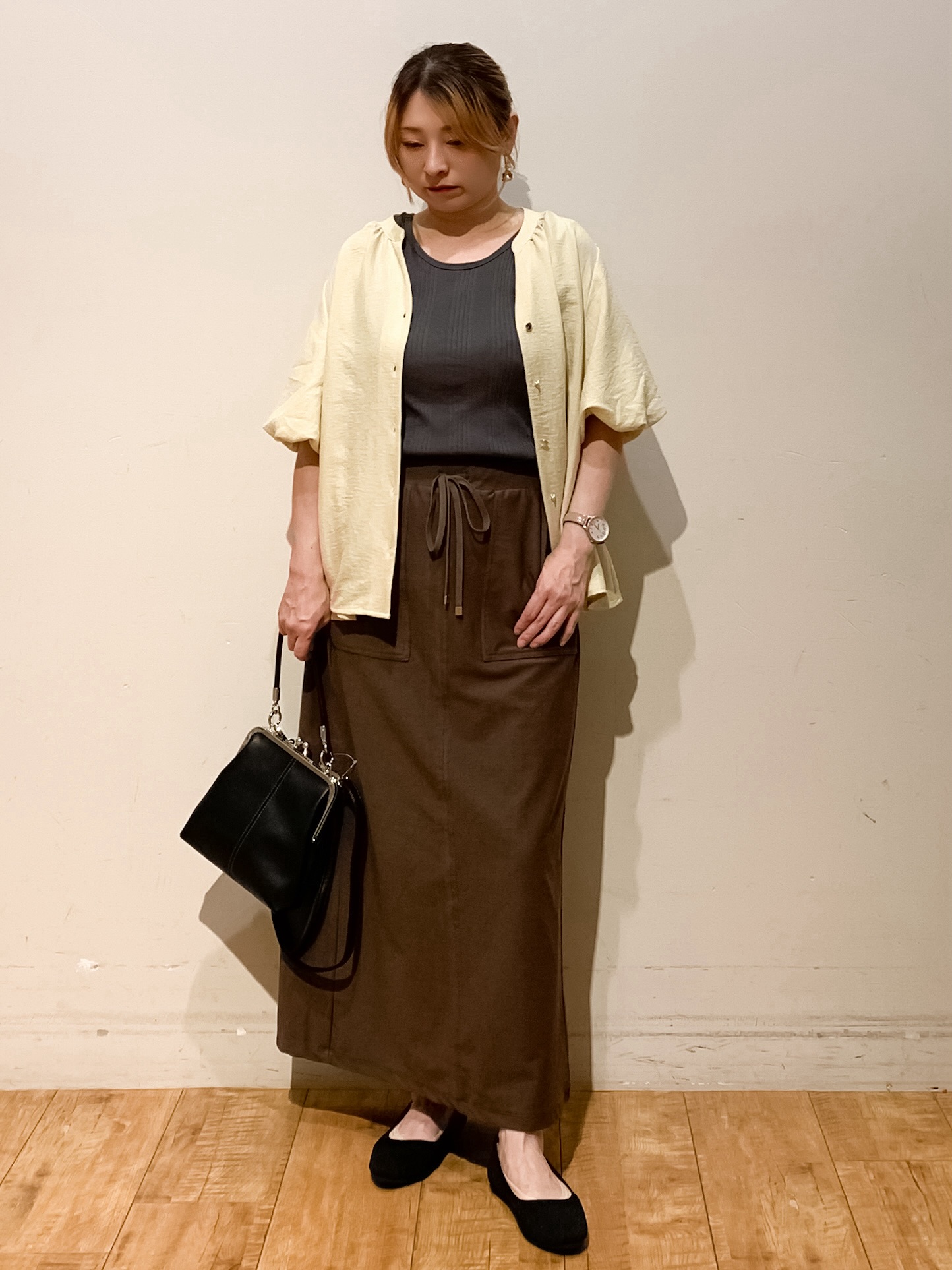 MEGさんの「SHOO･LA･RUE｜【S-LL/洗濯機可】バルーンスリーブ　キーネックブラウス」を使ったコーディネート