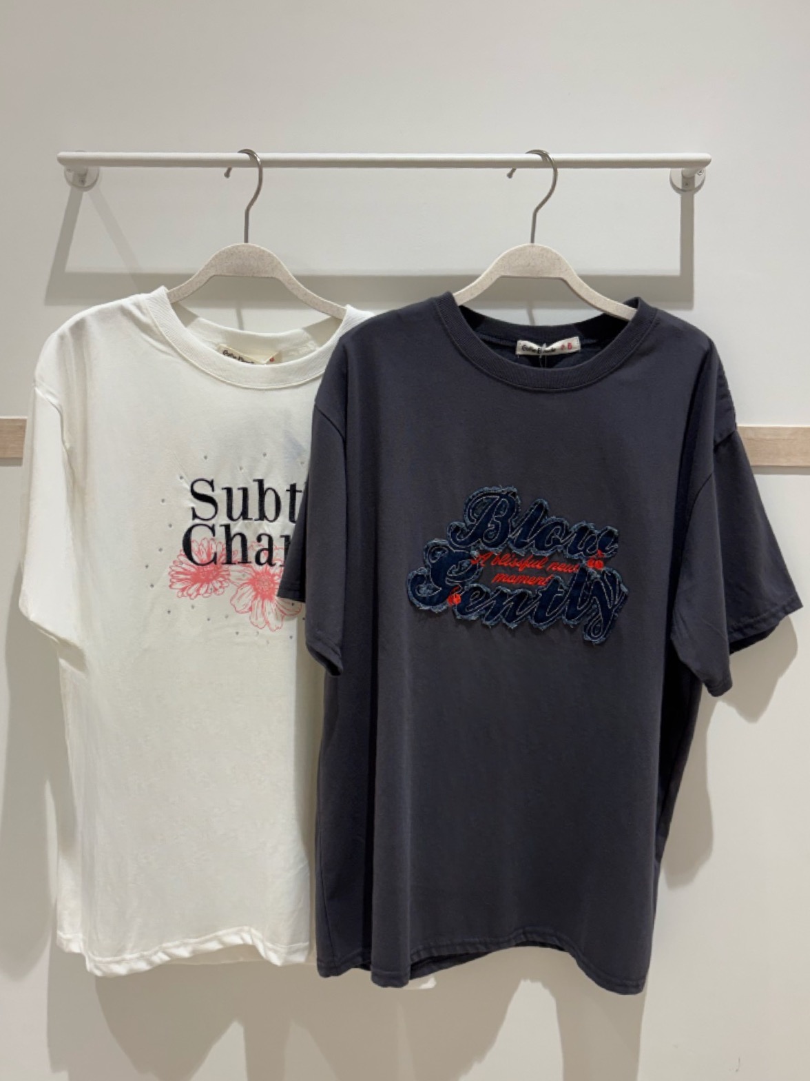 donpiさんの「SHOO･LA･RUE｜【ひんやり/S-LL】選べる4柄　デイリー使いにぴったりな 大人の頼れるTシャツ」を使ったコーディネート