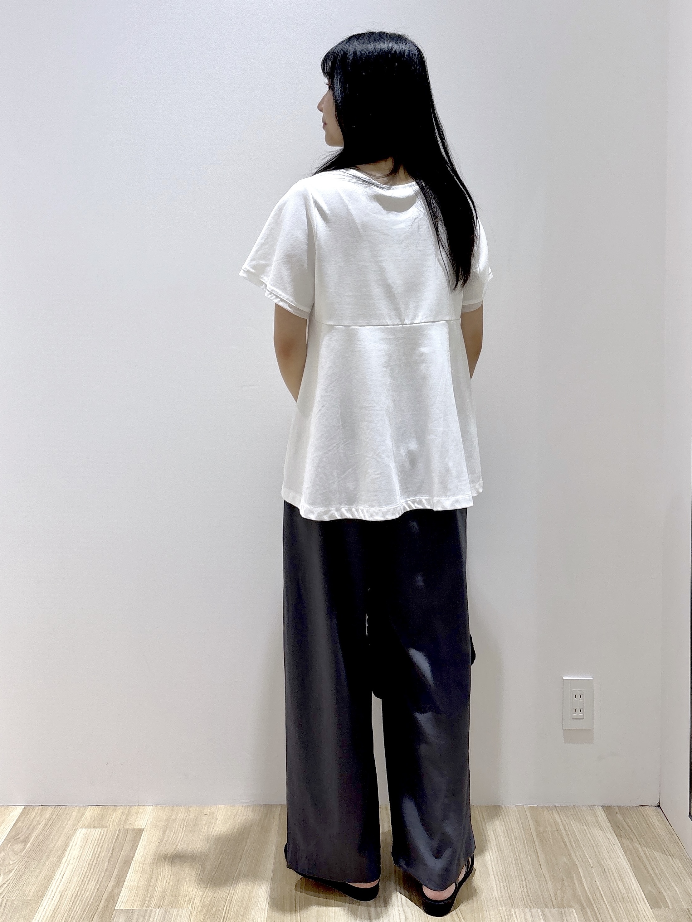 sachikoさんの「OPAQUE.CLIP｜【接触冷感／UV】着る冷感スーパーアイス ペプラムカットソー《洗濯機OK》」を使ったコーディネート
