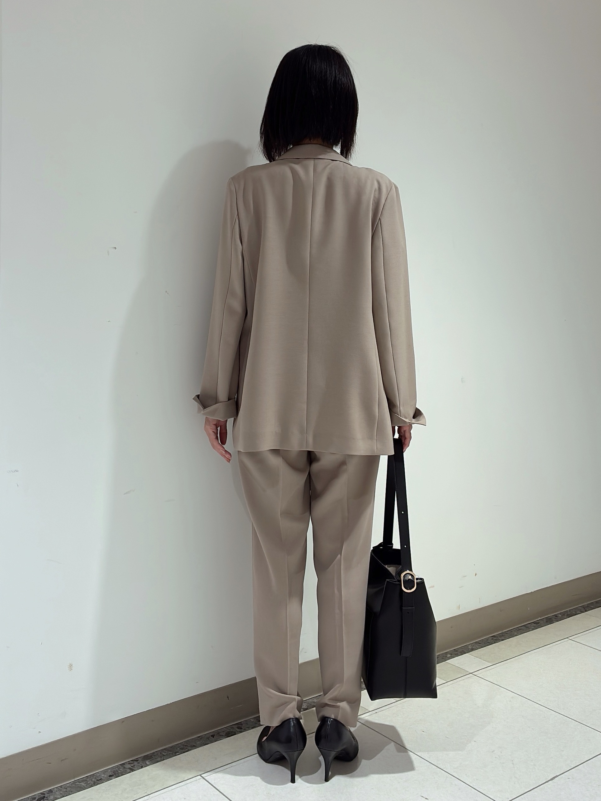環さんの「UNTITLED｜【新色追加/セットアップ可】エアリー ダブルブレストジャケット」を使ったコーディネート