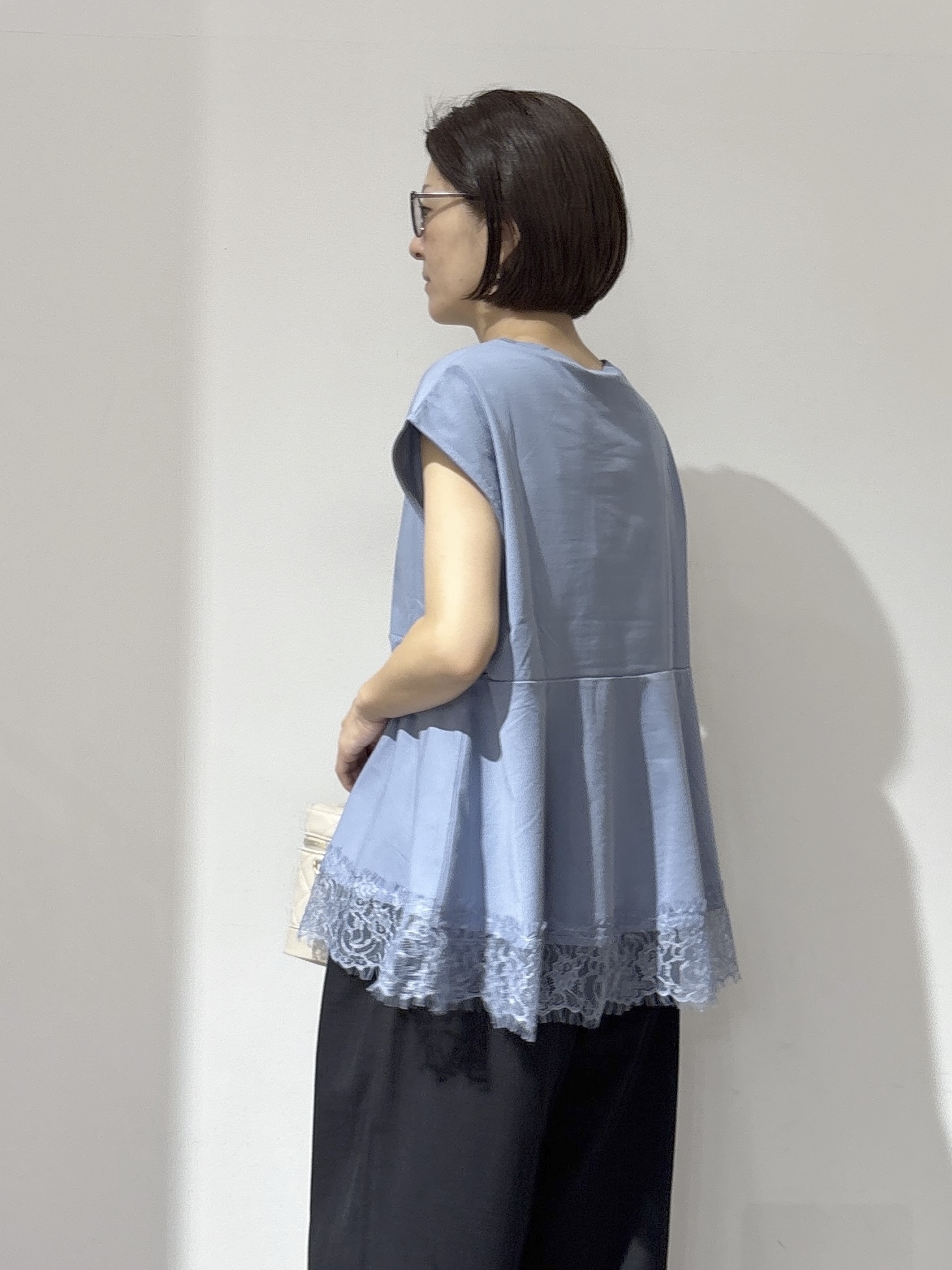 NAKAさんの「OPAQUE.CLIP｜裾レースペプラムカットソー【洗濯機OK】」を使ったコーディネート