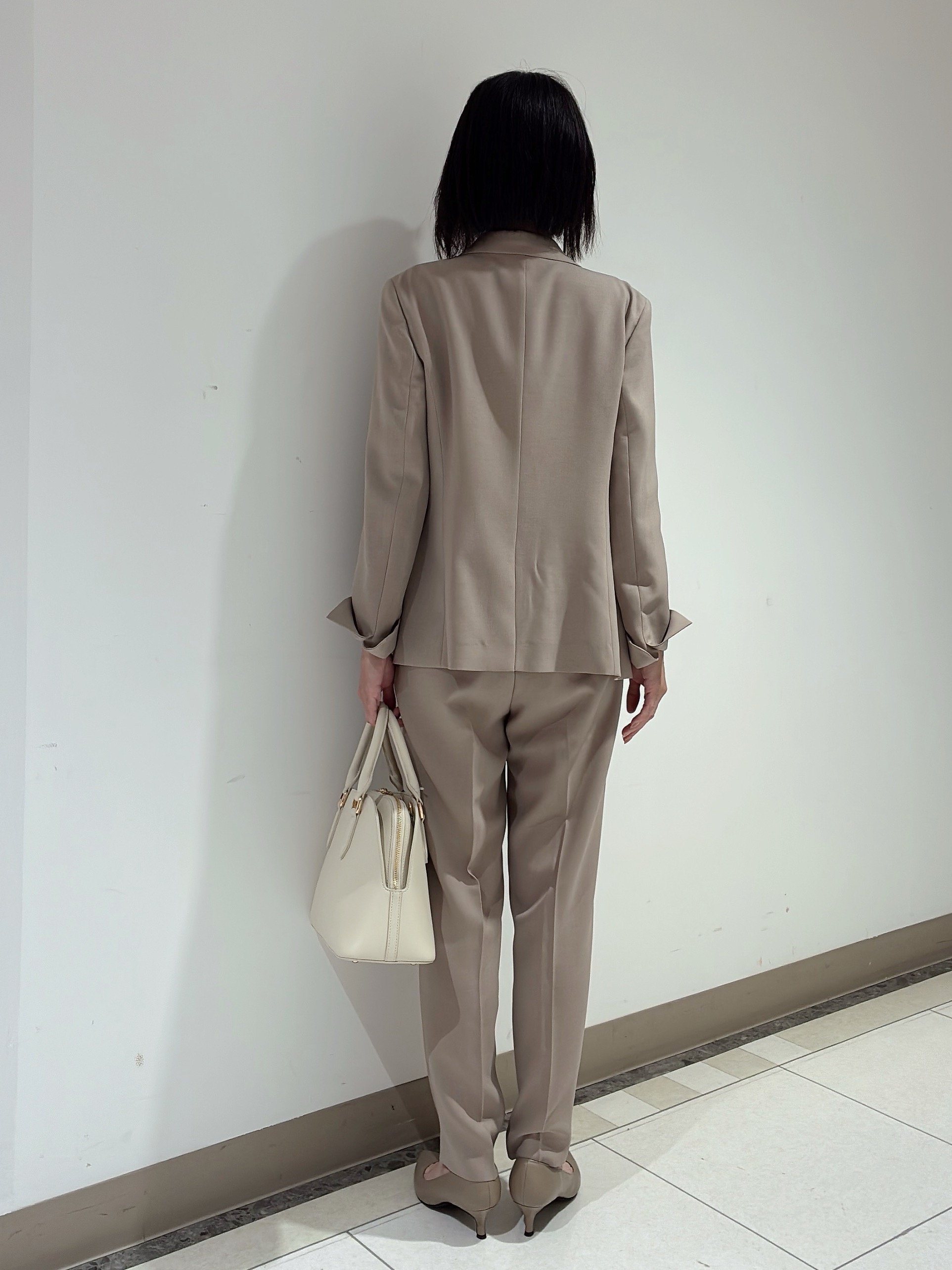 環さんの「UNTITLED｜【セットアップ可/UV/接触冷感】エアリーテーラードジャケット」を使ったコーディネート