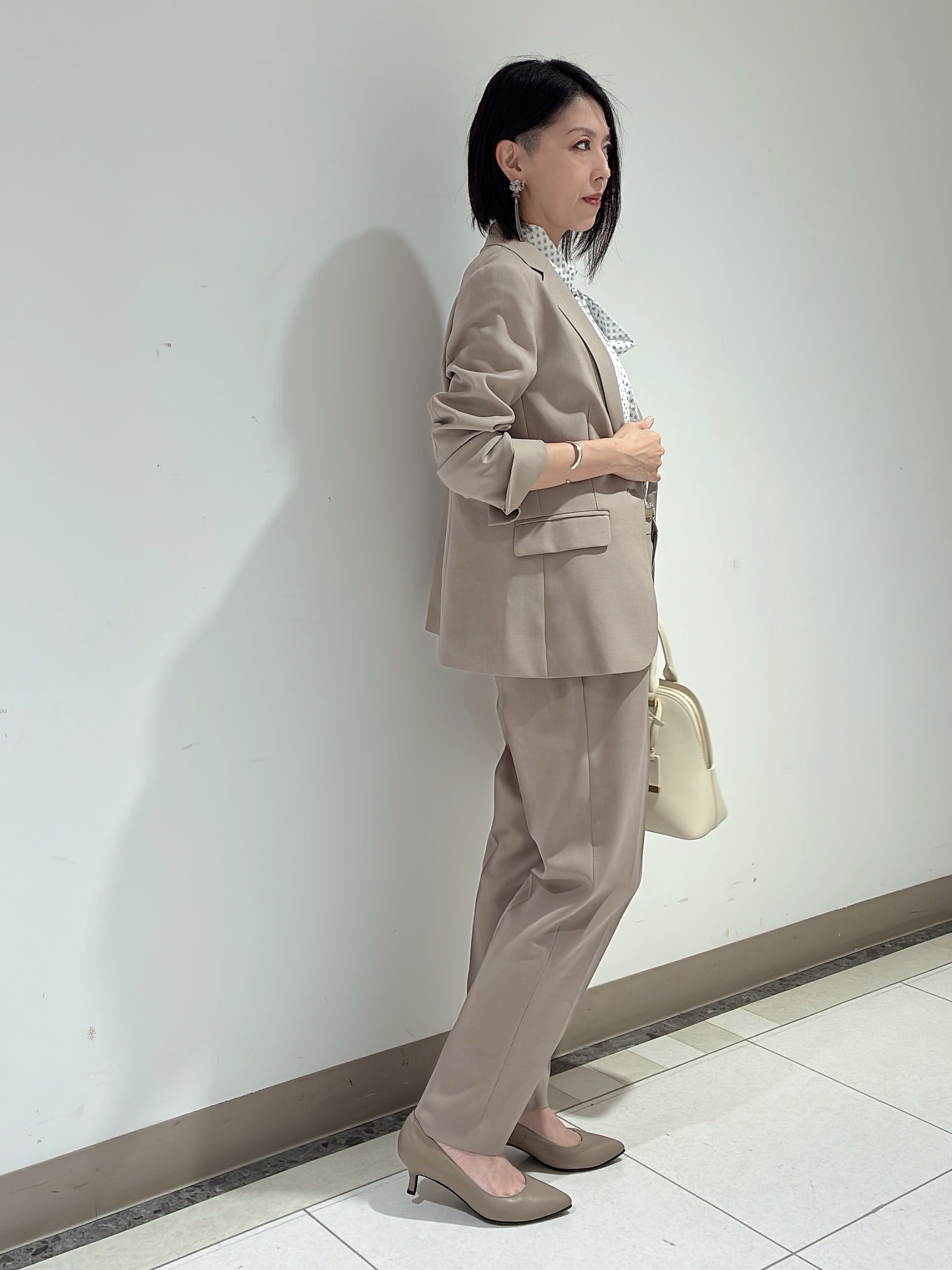 環さんの「UNTITLED｜【セットアップ可/UV/接触冷感】エアリーテーラードジャケット」を使ったコーディネート