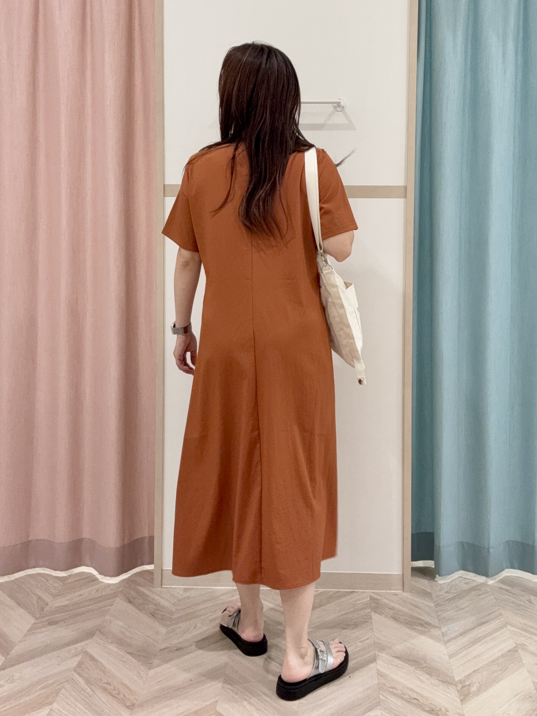 kさんの「SHOO･LA･RUE｜【ひんやり/洗濯後しわになりにくい/S-LL】お顔も手の甲もしっかりカバー　日よけ・指穴付きUVパー」を使ったコーディネート