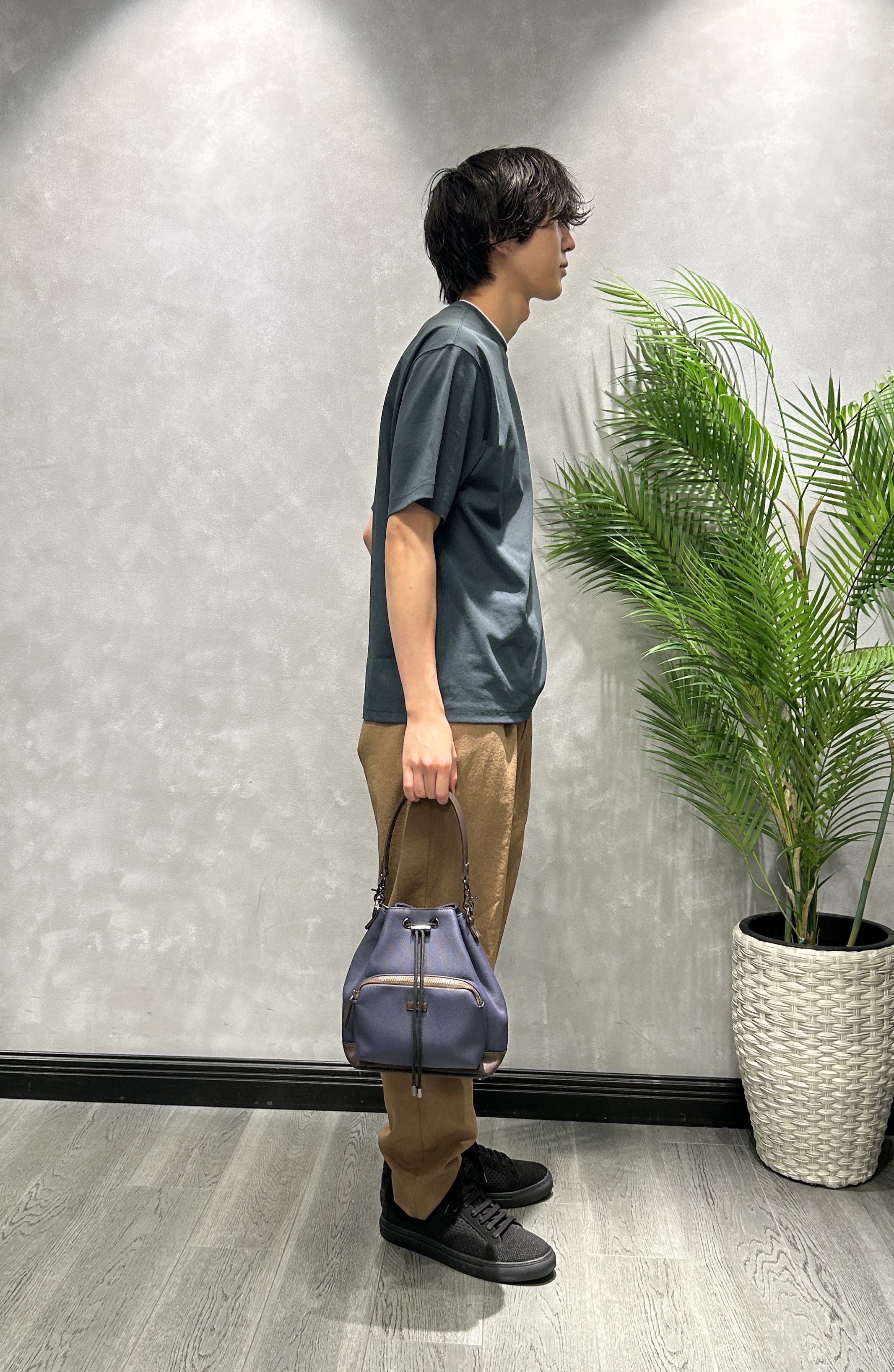 ruiさんの「TAKEO KIKUCHI｜【汗染み軽減】フェイクレイヤー ワンポイント プルオーバー」を使ったコーディネート