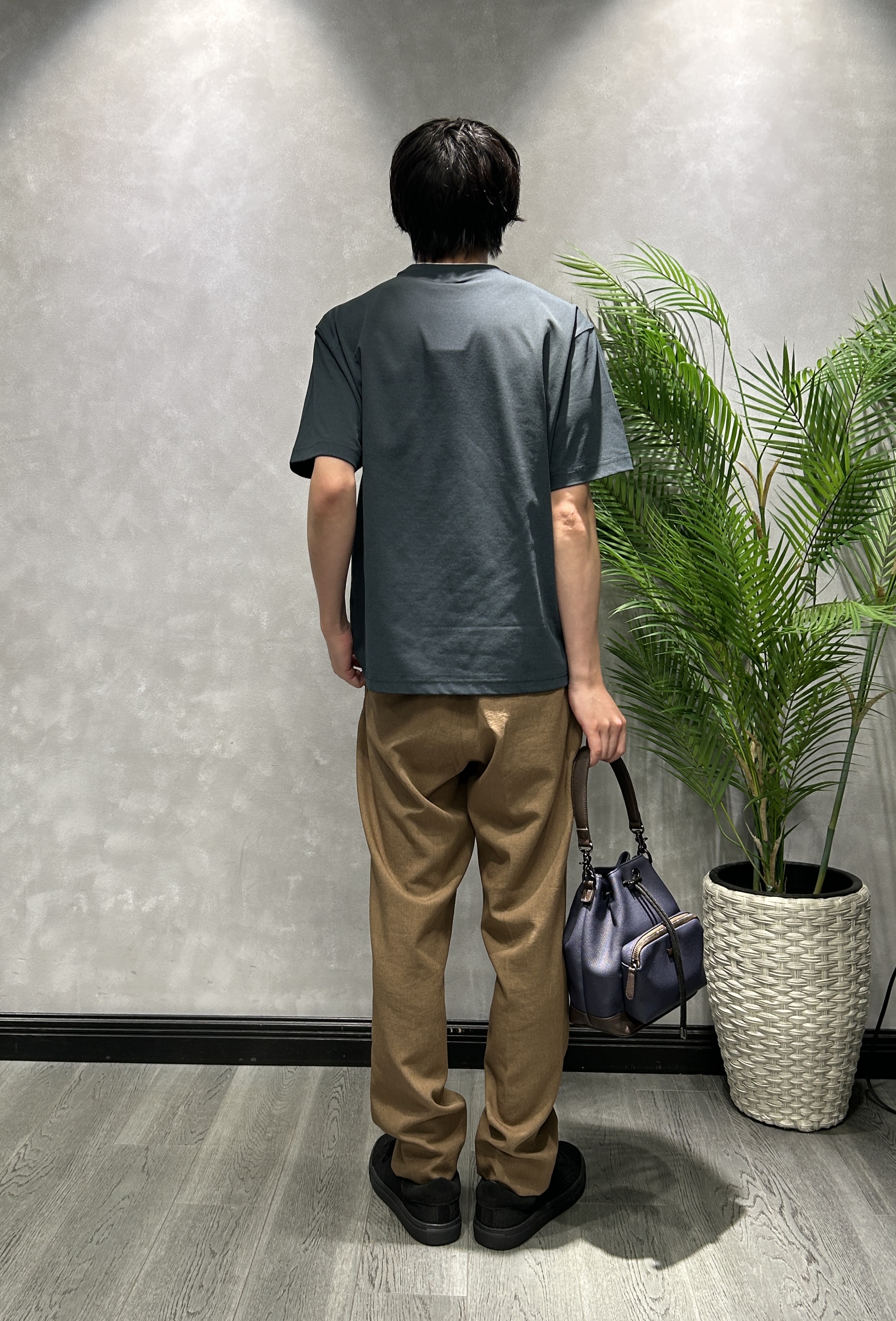ruiさんの「TAKEO KIKUCHI｜【汗染み軽減】フェイクレイヤー ワンポイント プルオーバー」を使ったコーディネート