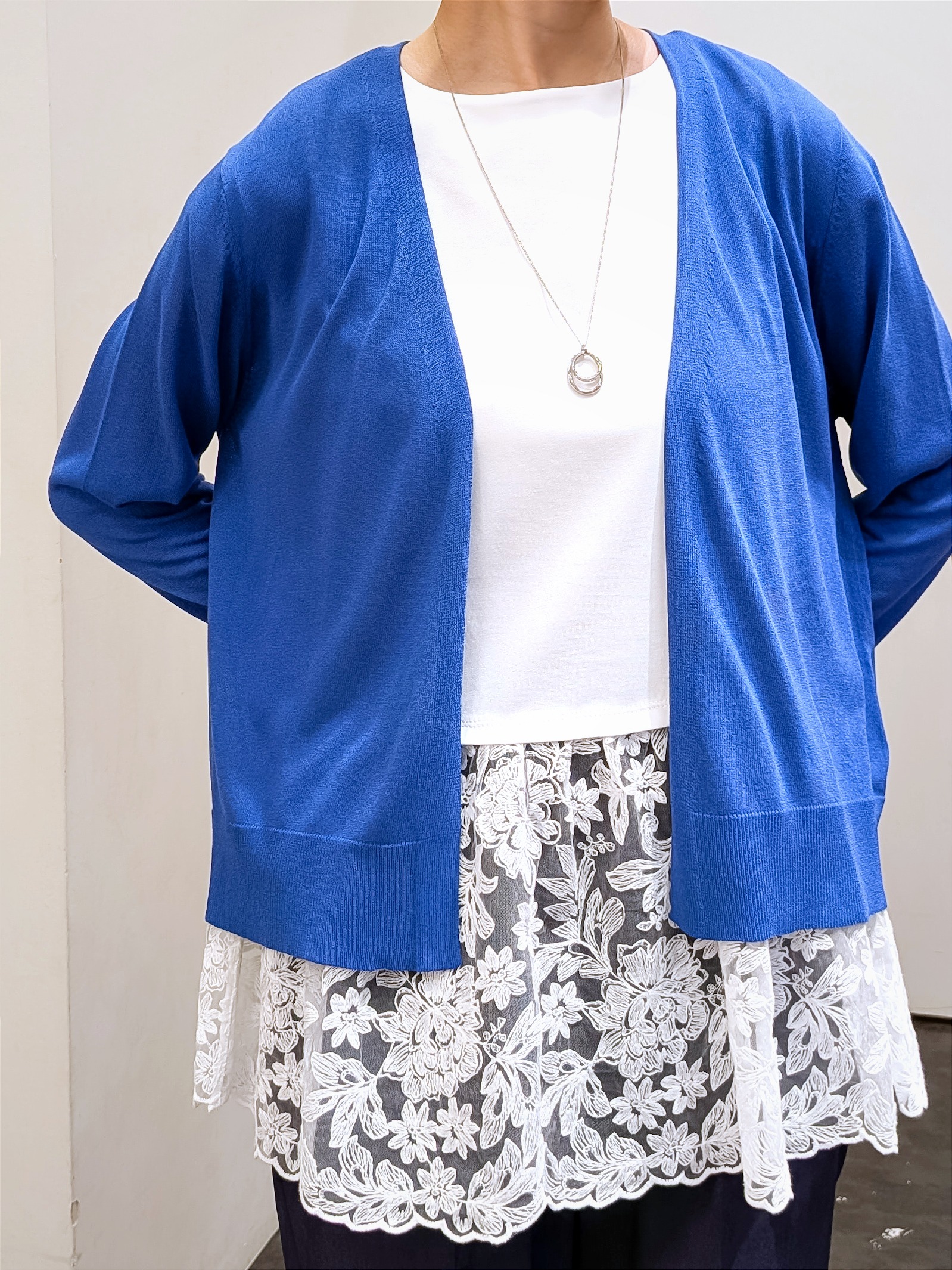 やまちゃんさんの「grove｜高評価！【接触冷感／UVカットetc】ベーシックショートカーディガン」を使ったコーディネート
