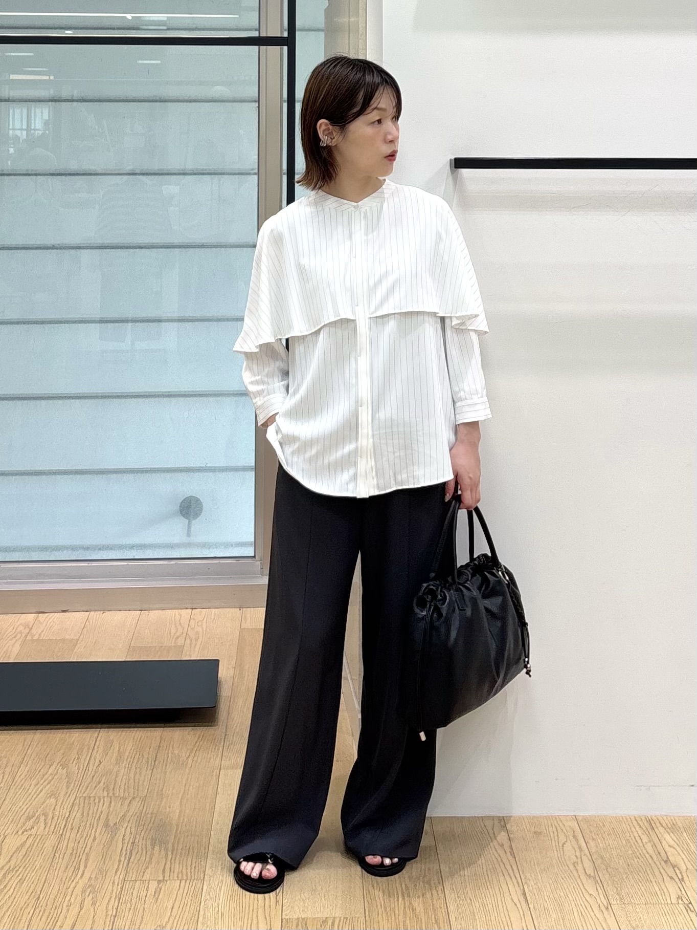 asamiさんの「INDIVI｜【新作登場！着る日傘】 ケープ風ブラウス」を使ったコーディネート