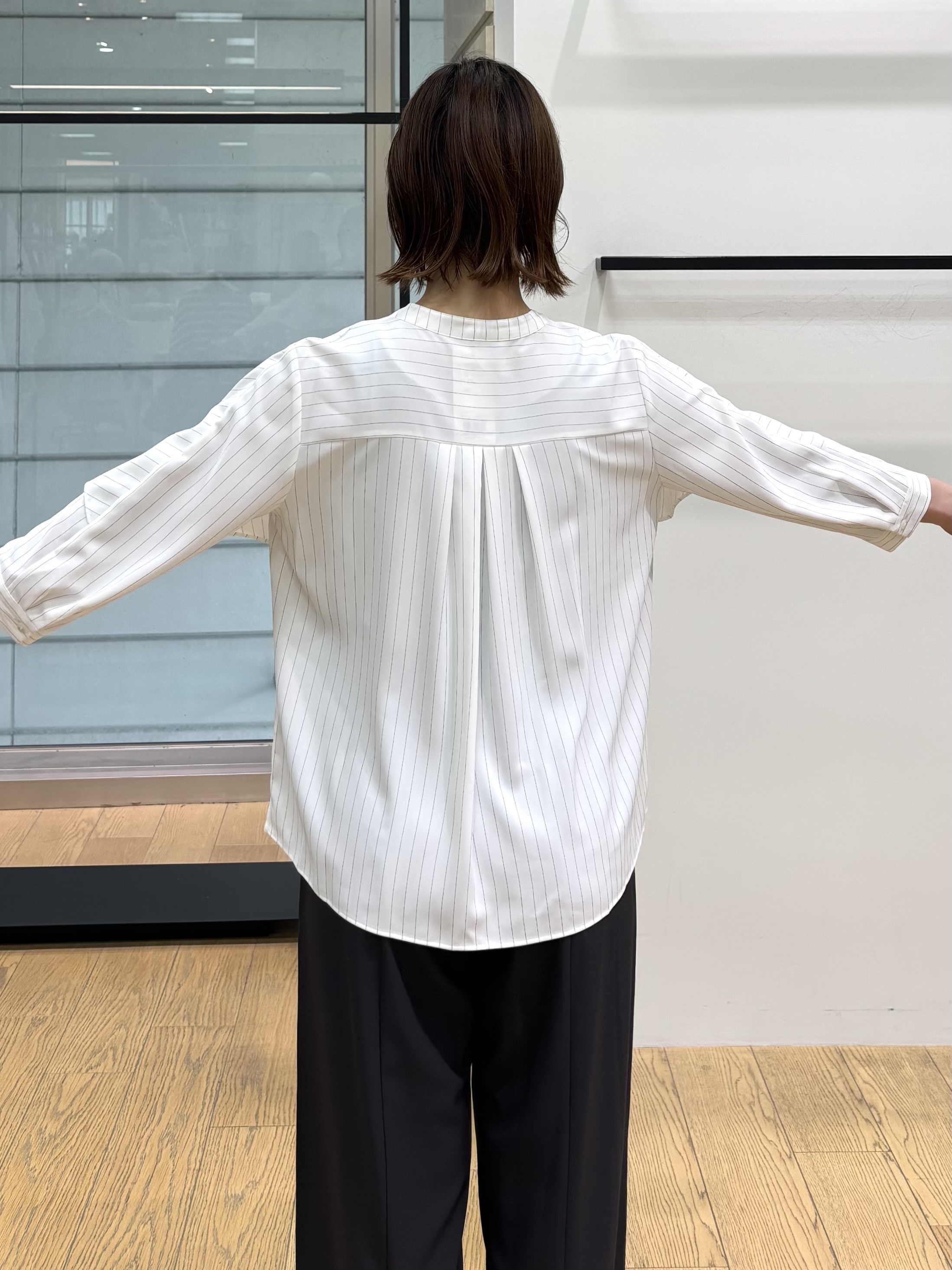 asamiさんの「INDIVI｜【新作登場！着る日傘】 ケープ風ブラウス」を使ったコーディネート