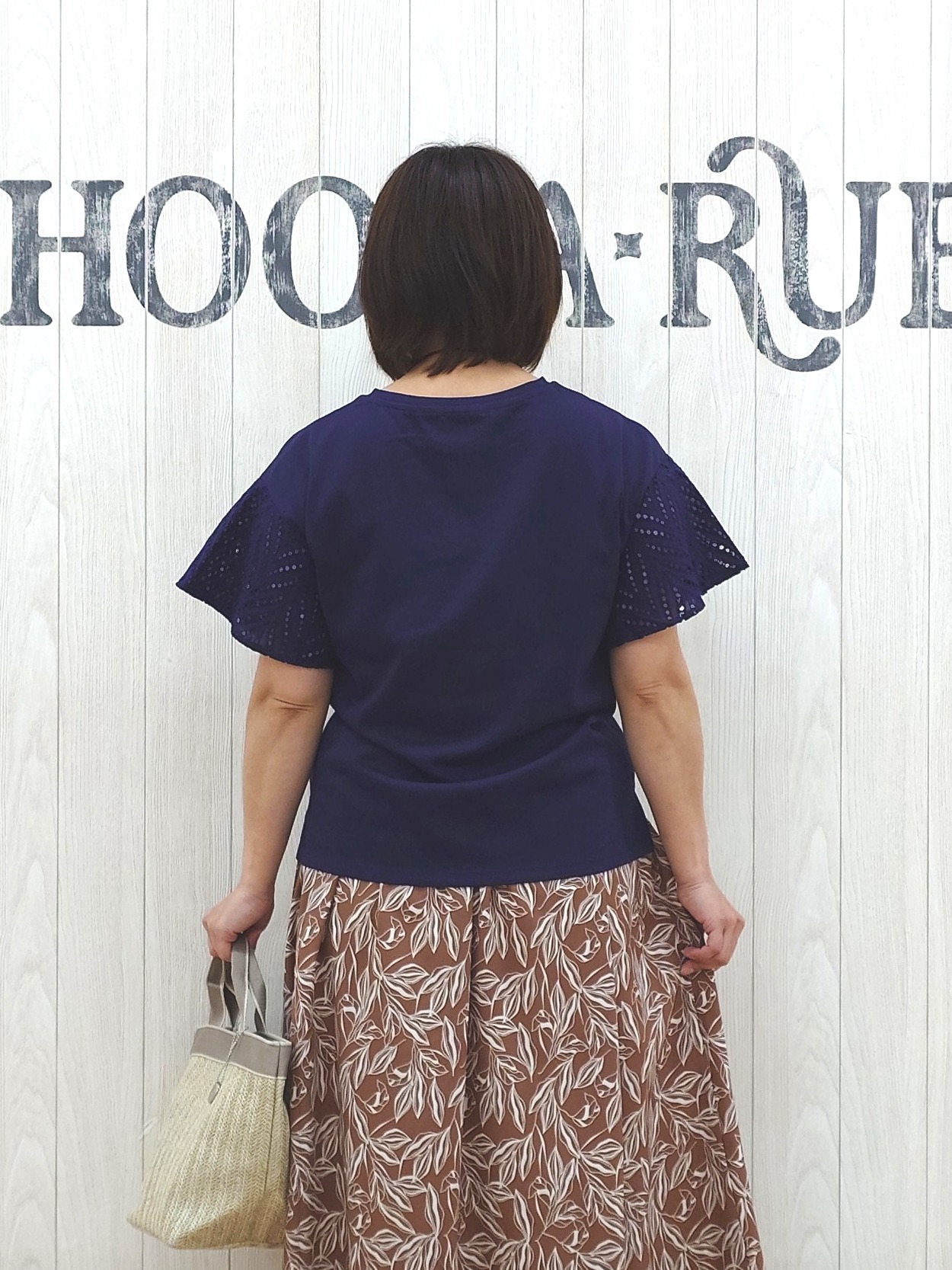 とろろさんの「SHOO･LA･RUE｜【汗じみ防止/ひんやり/体型カバー】真夏の味方。 汗じみが気になりにくい お袖レースフレアTシャツ」を使ったコーディネート